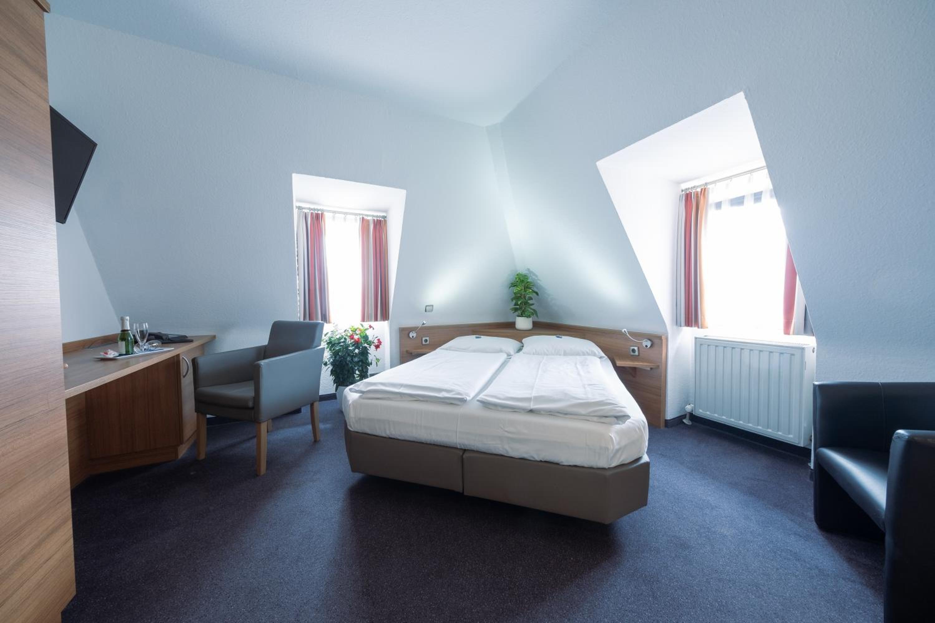 Economy Double Room photo 1