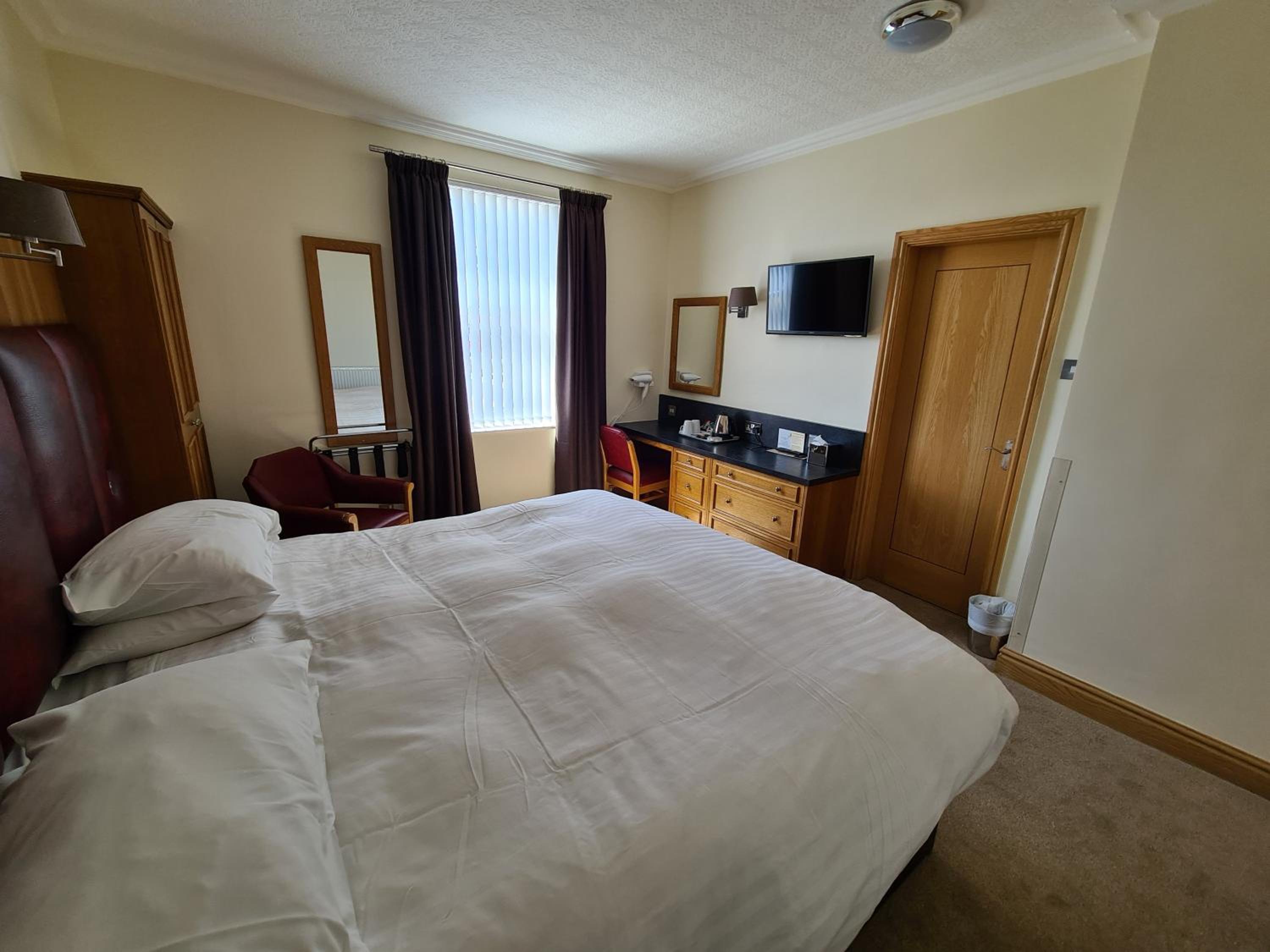 Double or Twin Room - Photo 1