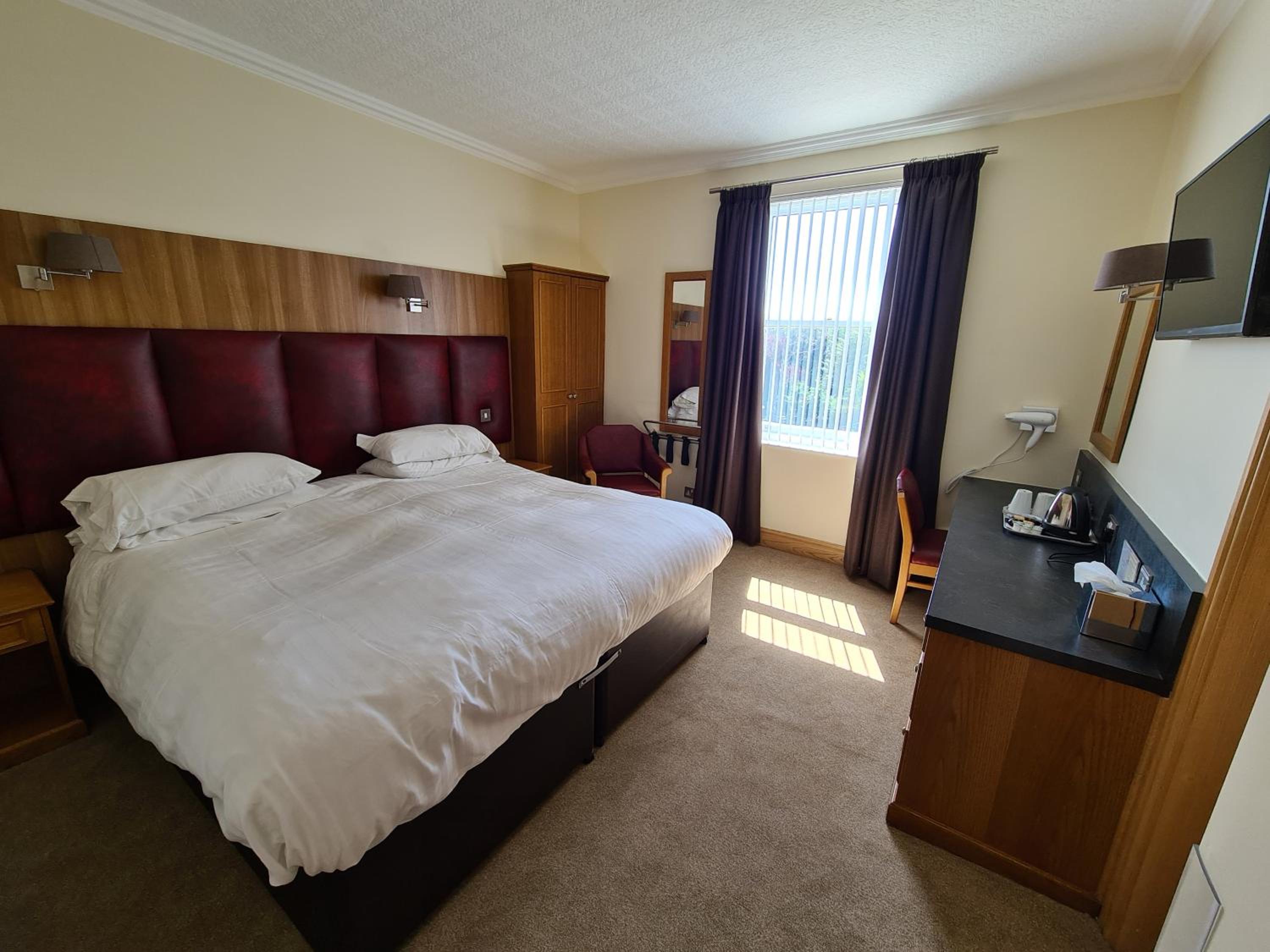 Double or Twin Room - Photo 2