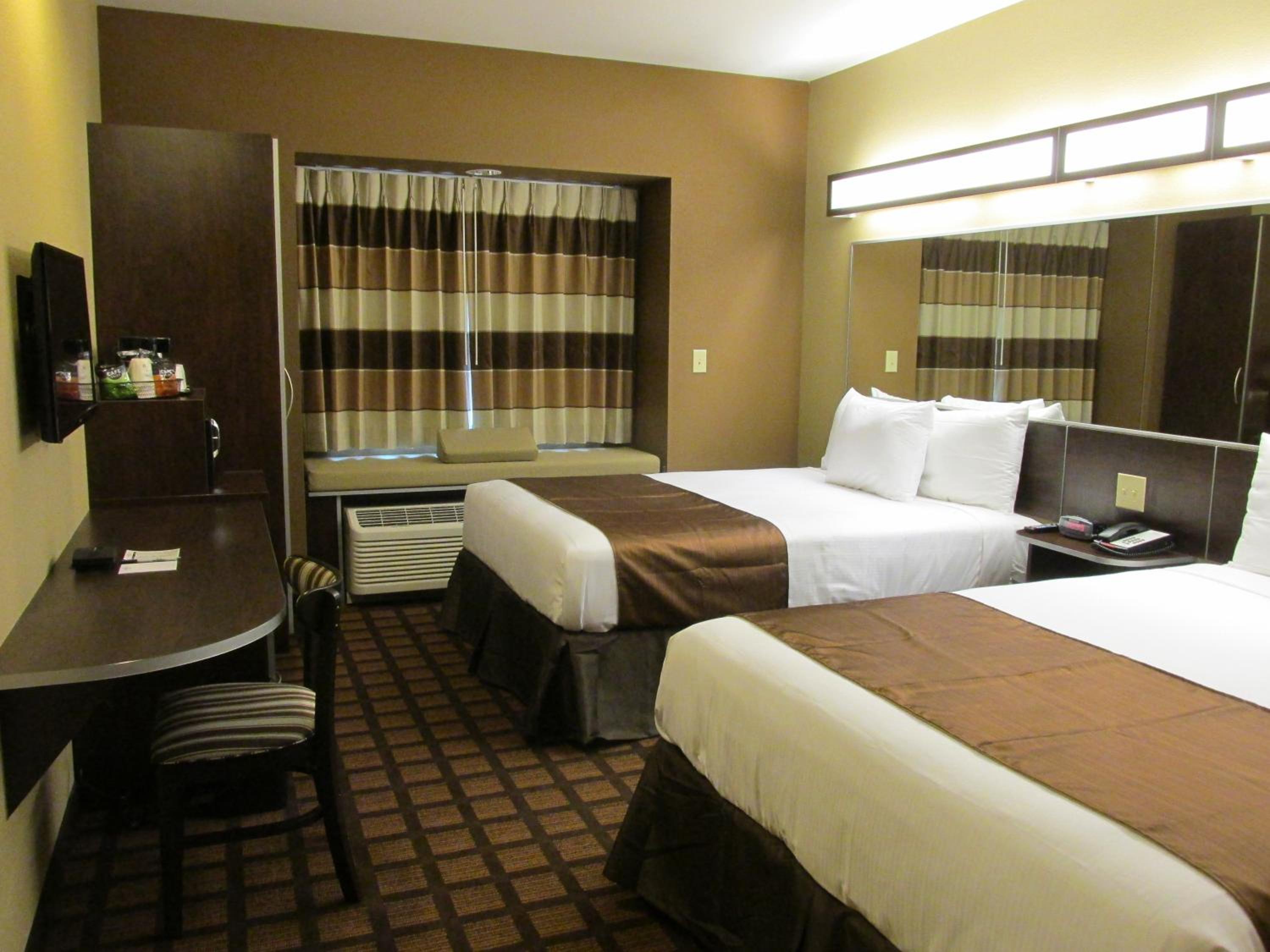 2 Queen Beds, Mobility/Accessible Room, Bathtub w/ Grab Bars, Non-Smoking photo 1