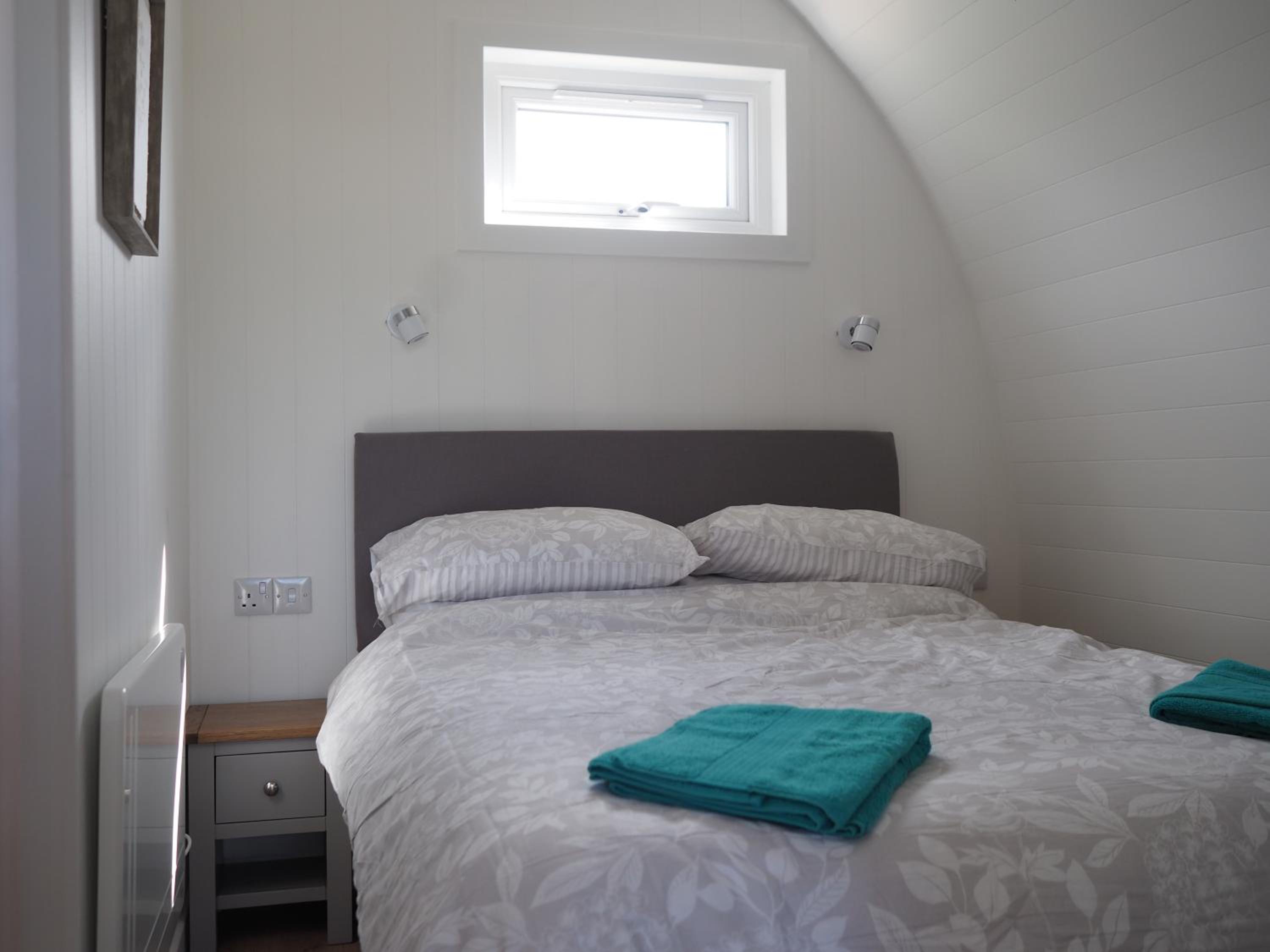 One-Bedroom Apartment - Photo 8