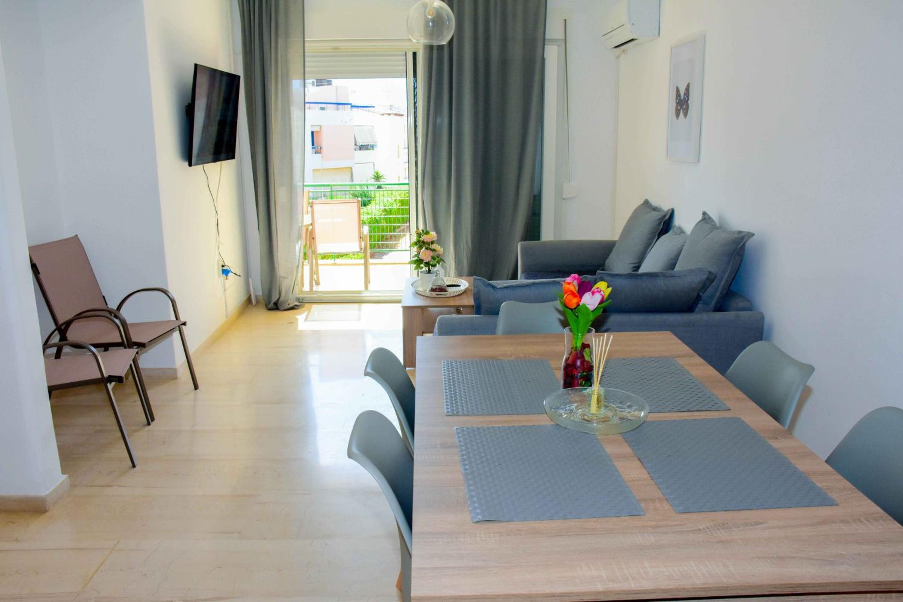 One-Bedroom Apartment - Photo 5