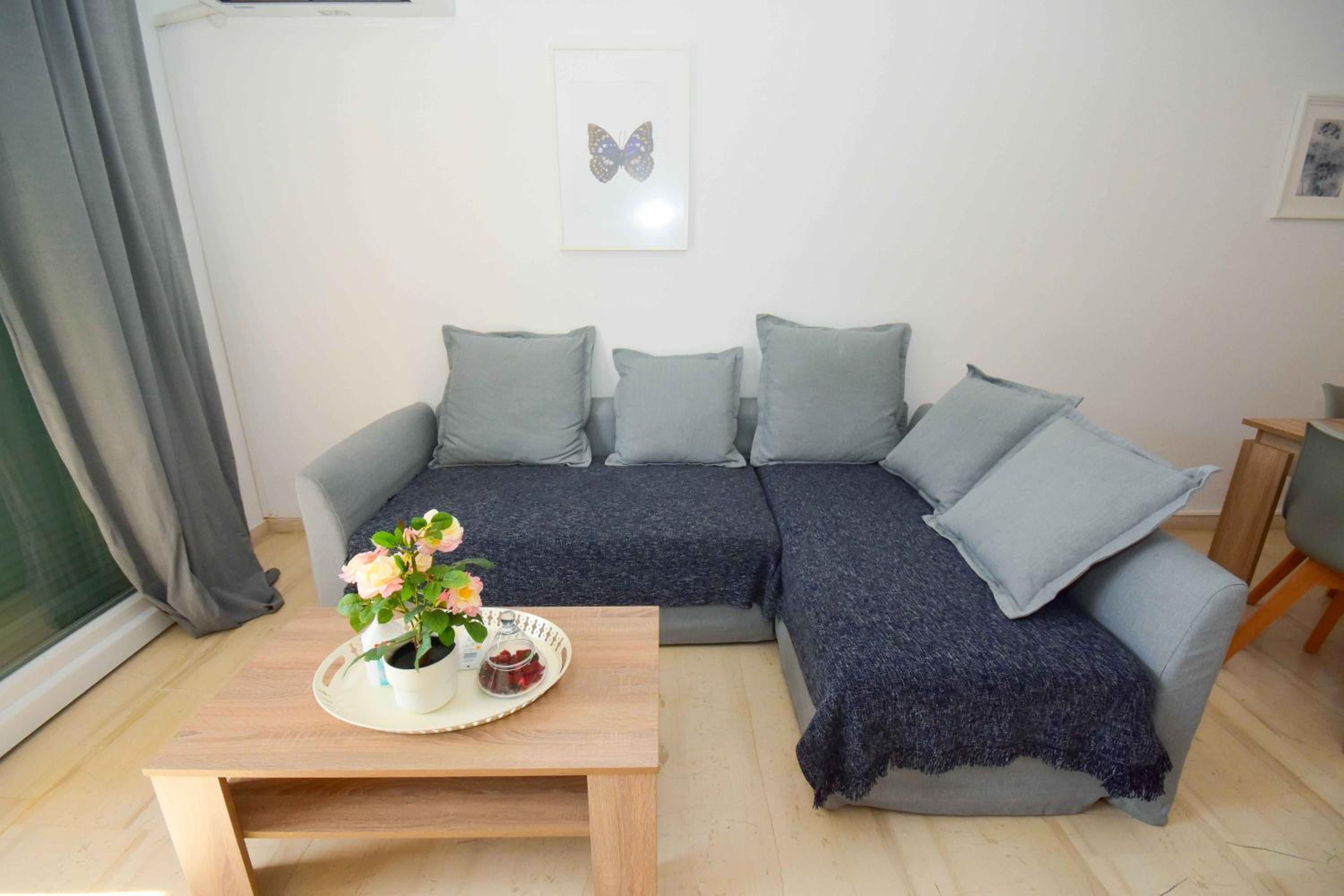 One-Bedroom Apartment - Photo 7