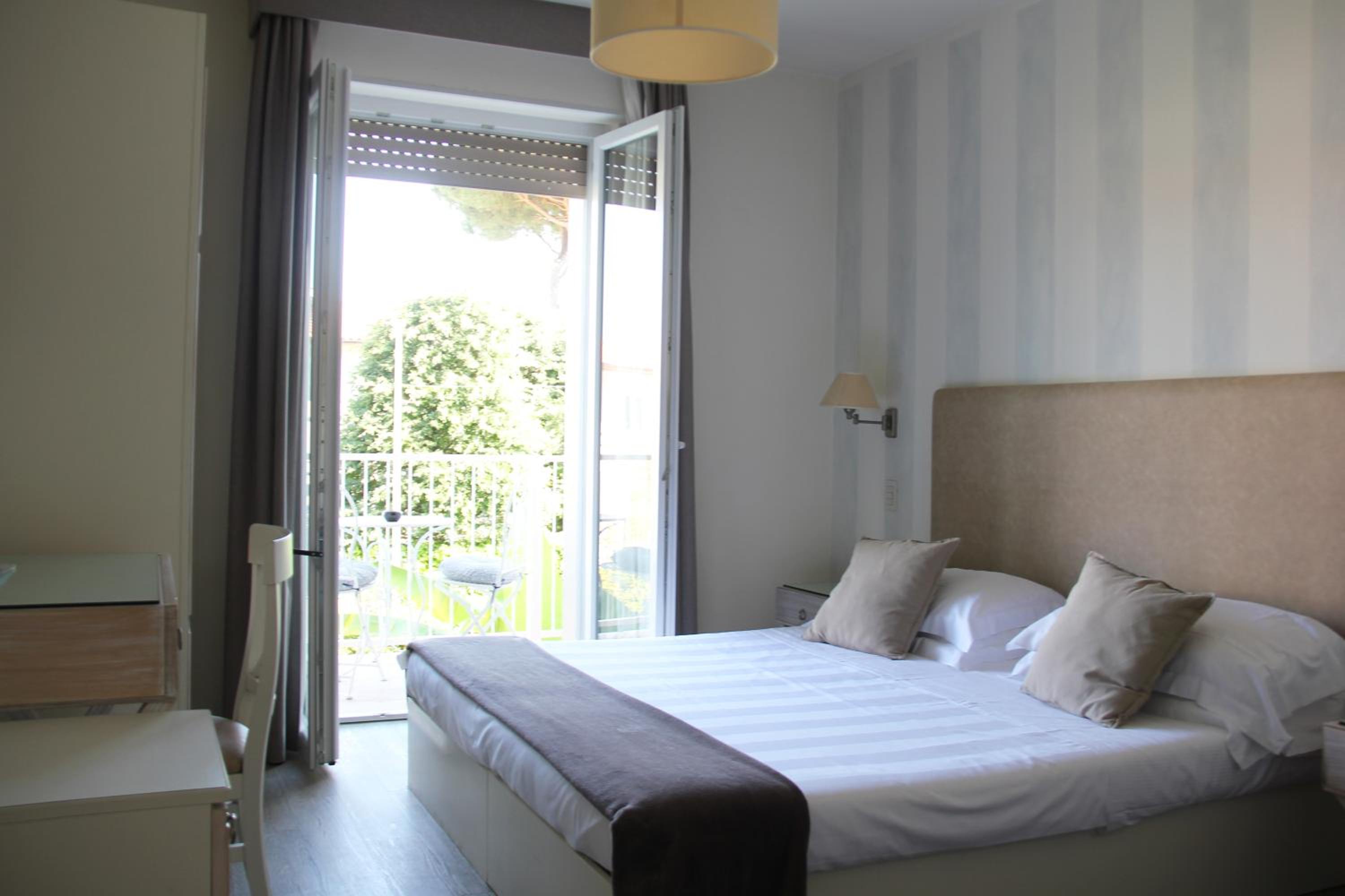 Triple Room with Balcony - Photo 3