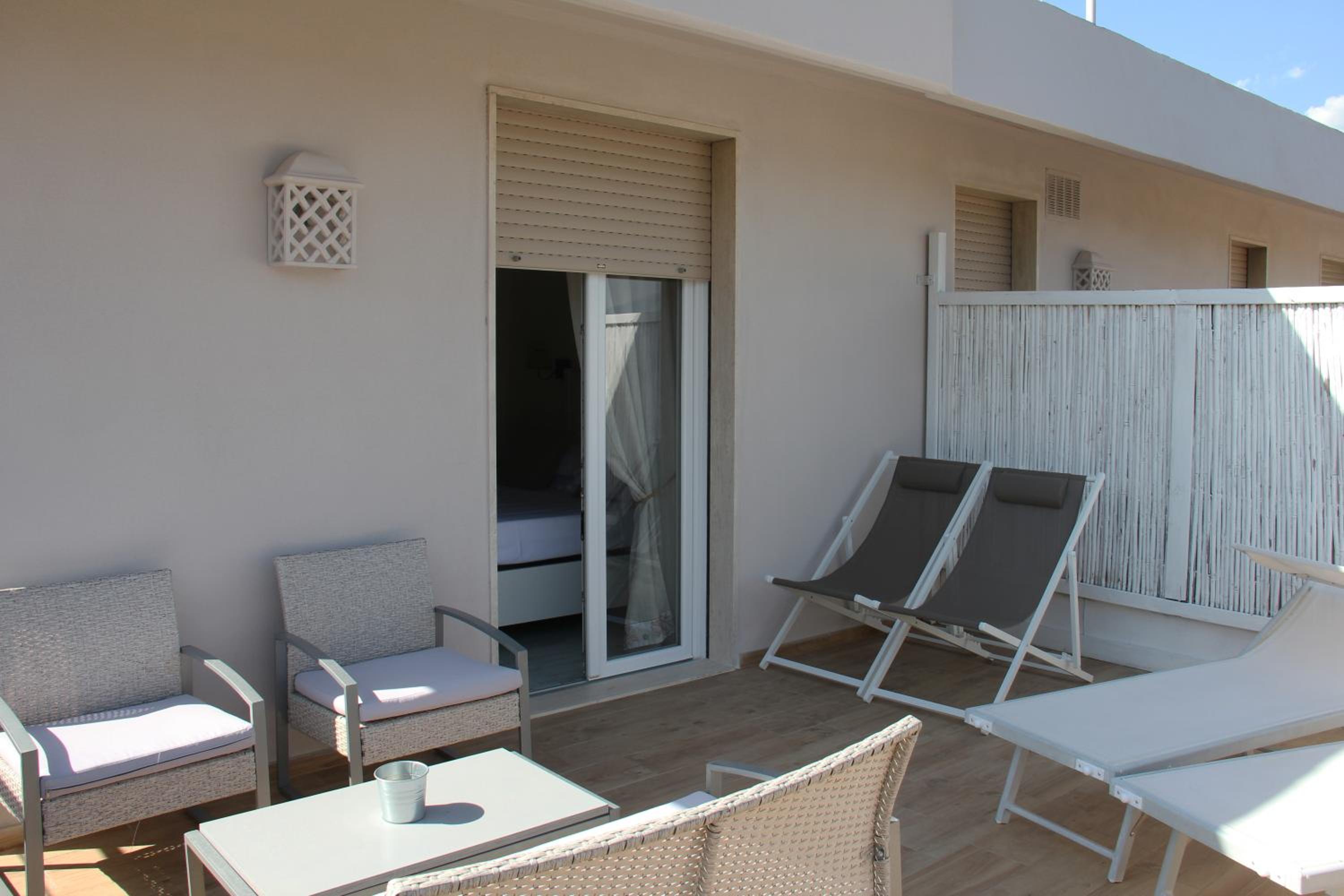 Suite with Terrace - Photo 4