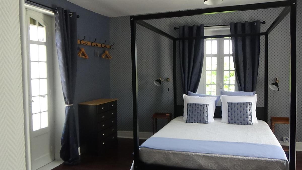Double Room with Balcony - Photo 1