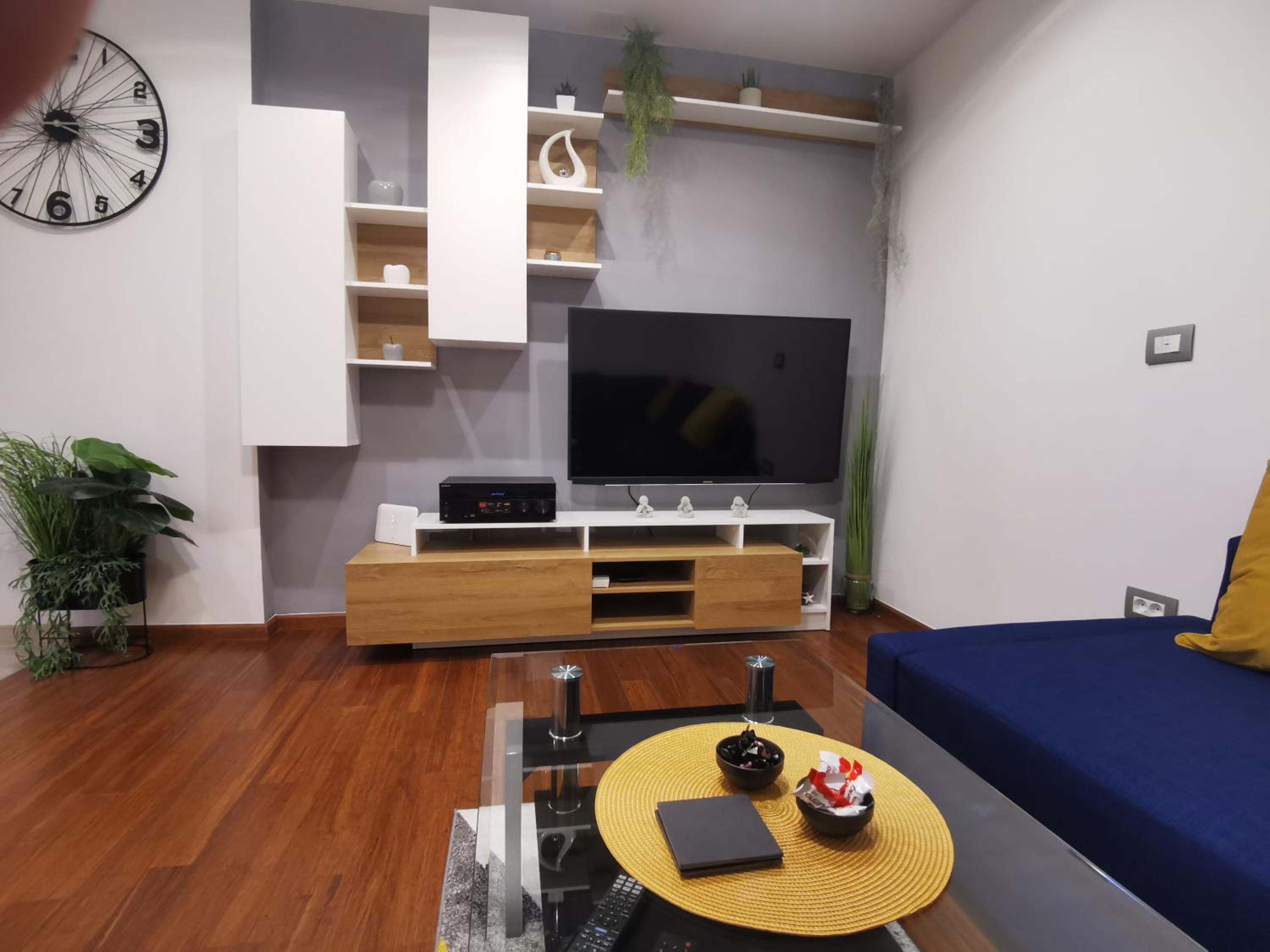 One-Bedroom Apartment - Photo 4