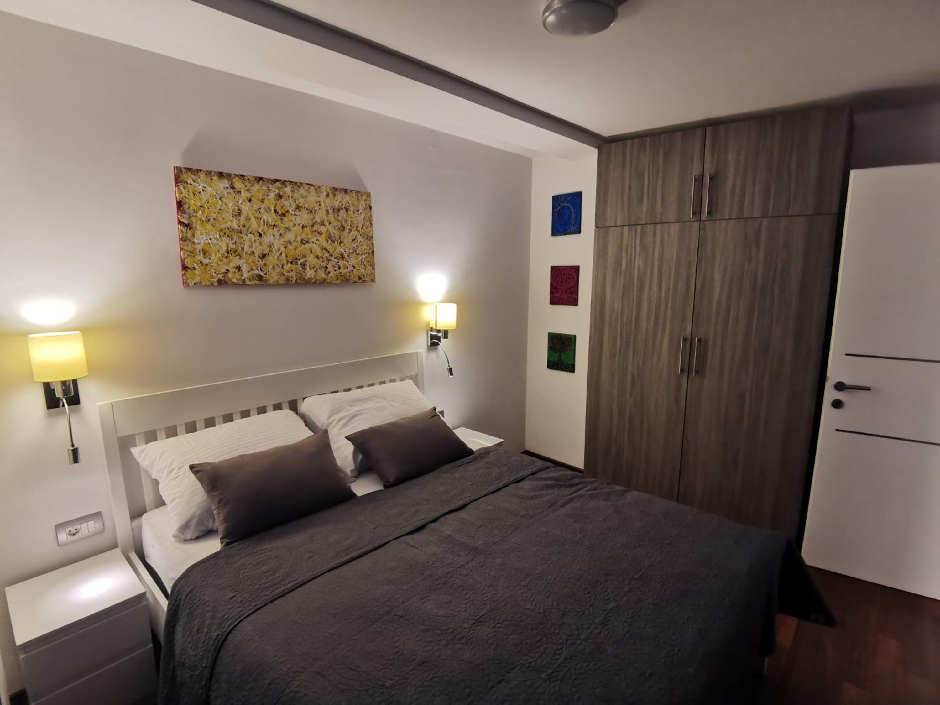 One-Bedroom Apartment - Photo 18
