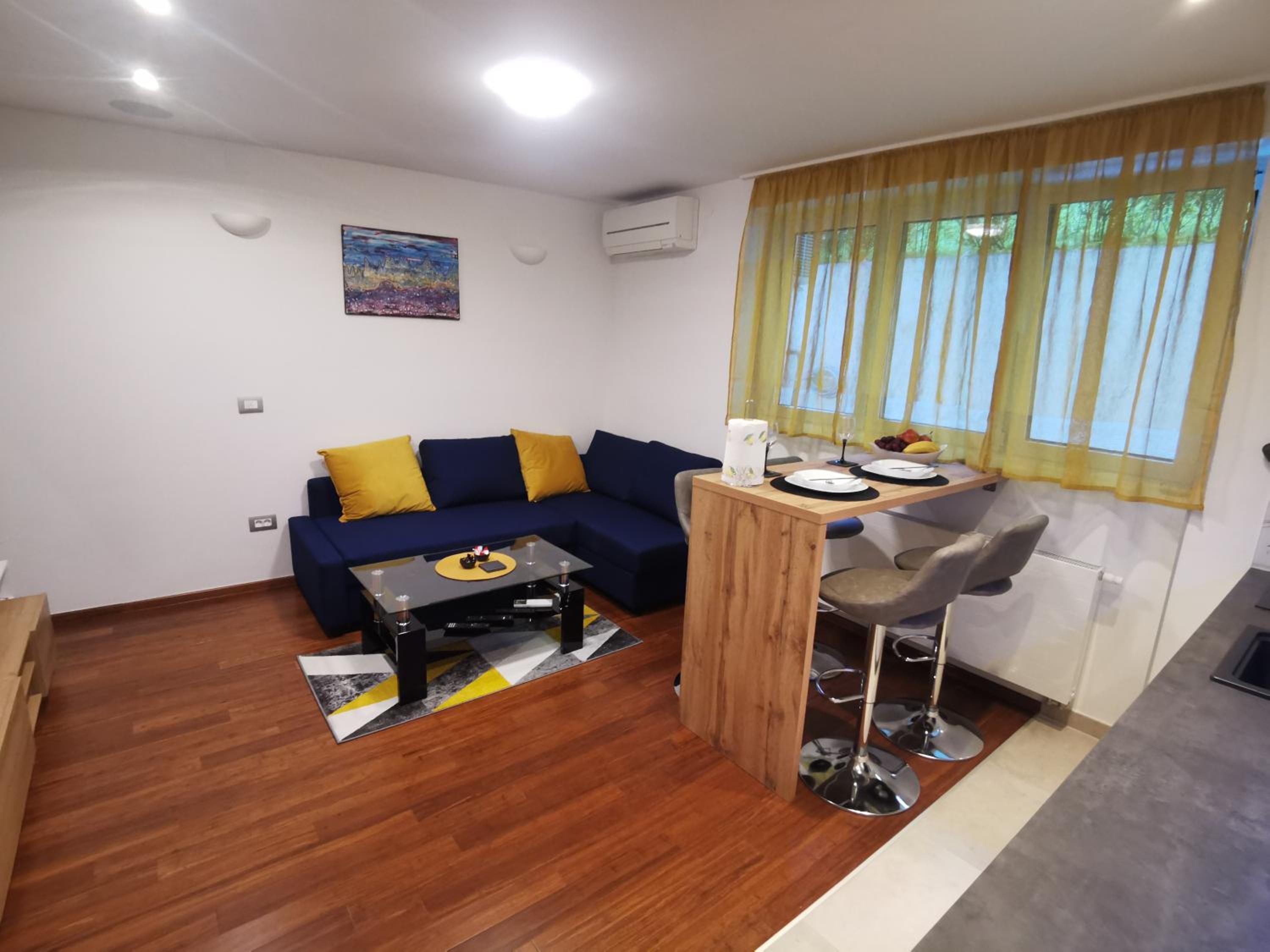 One-Bedroom Apartment - Photo 17
