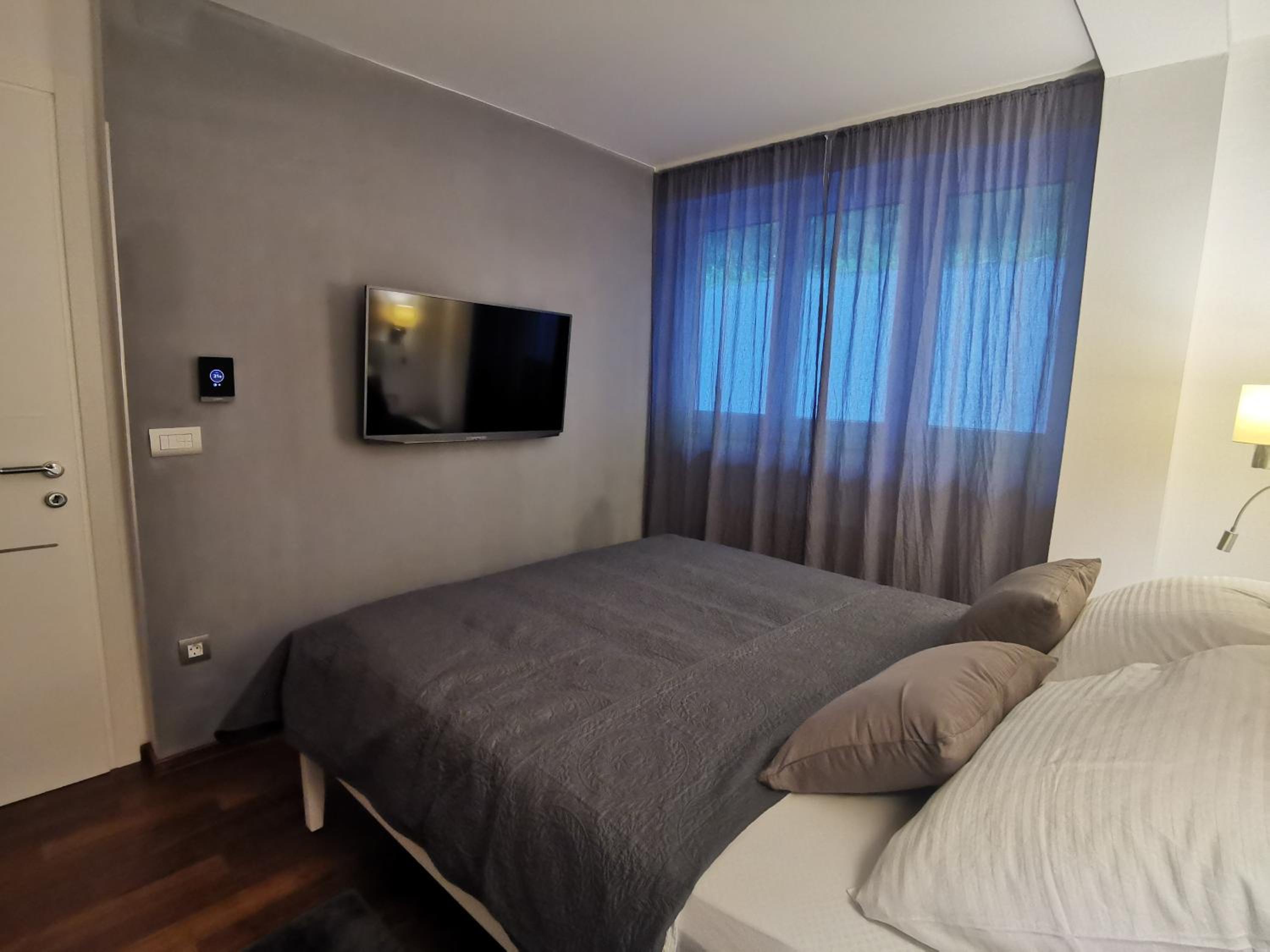 One-Bedroom Apartment - Photo 13