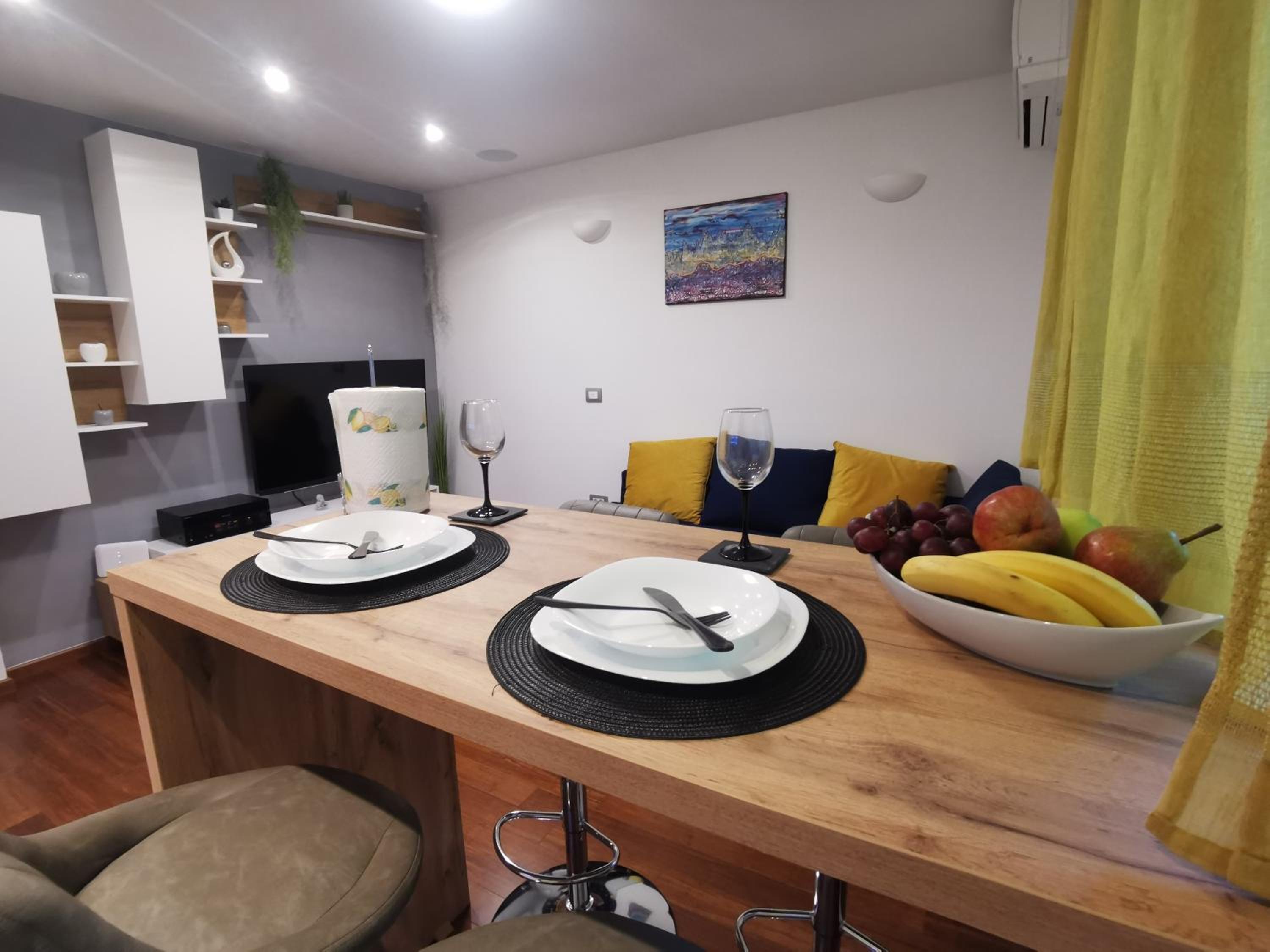 One-Bedroom Apartment - Photo 11