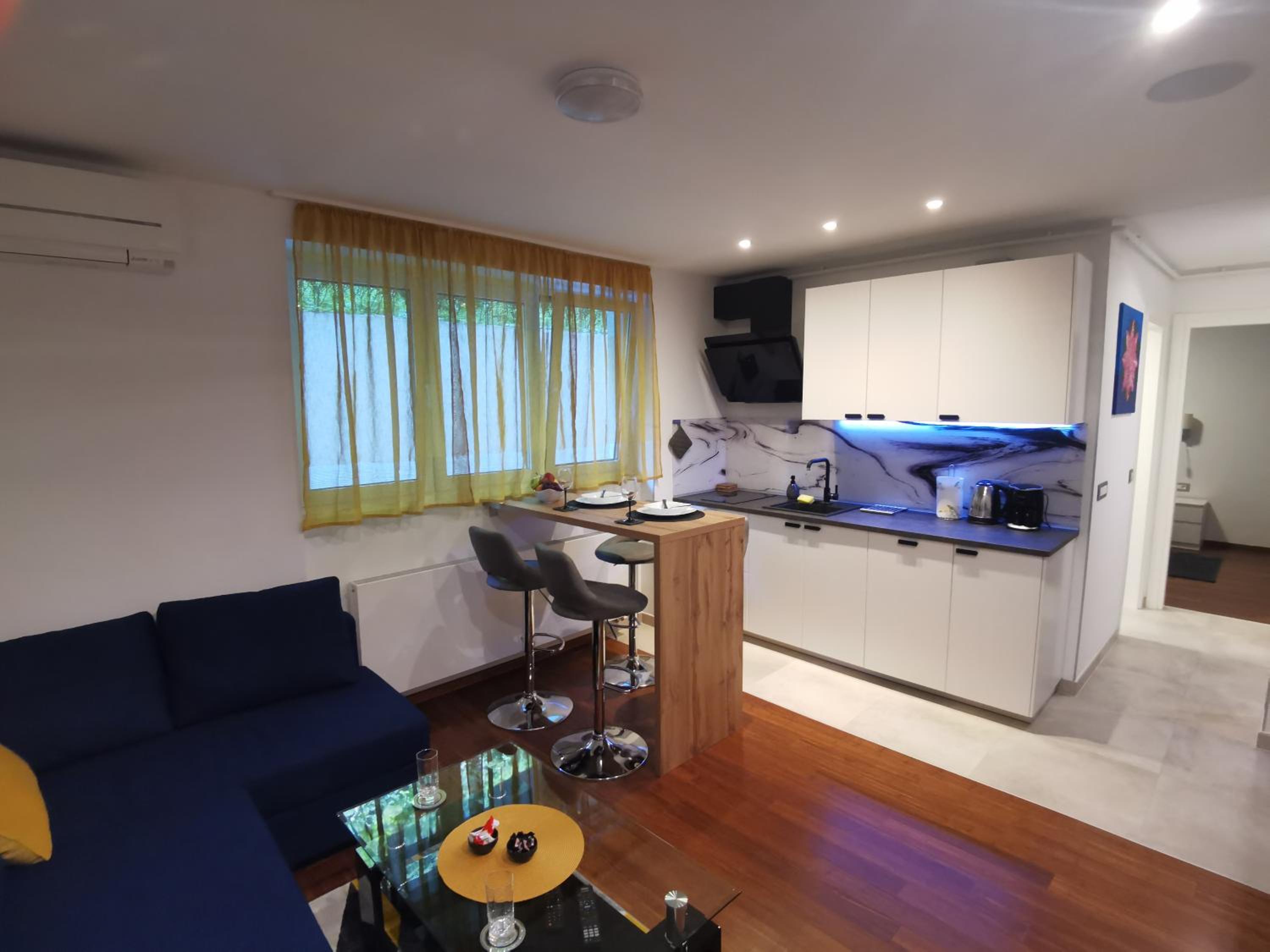One-Bedroom Apartment - Photo 9