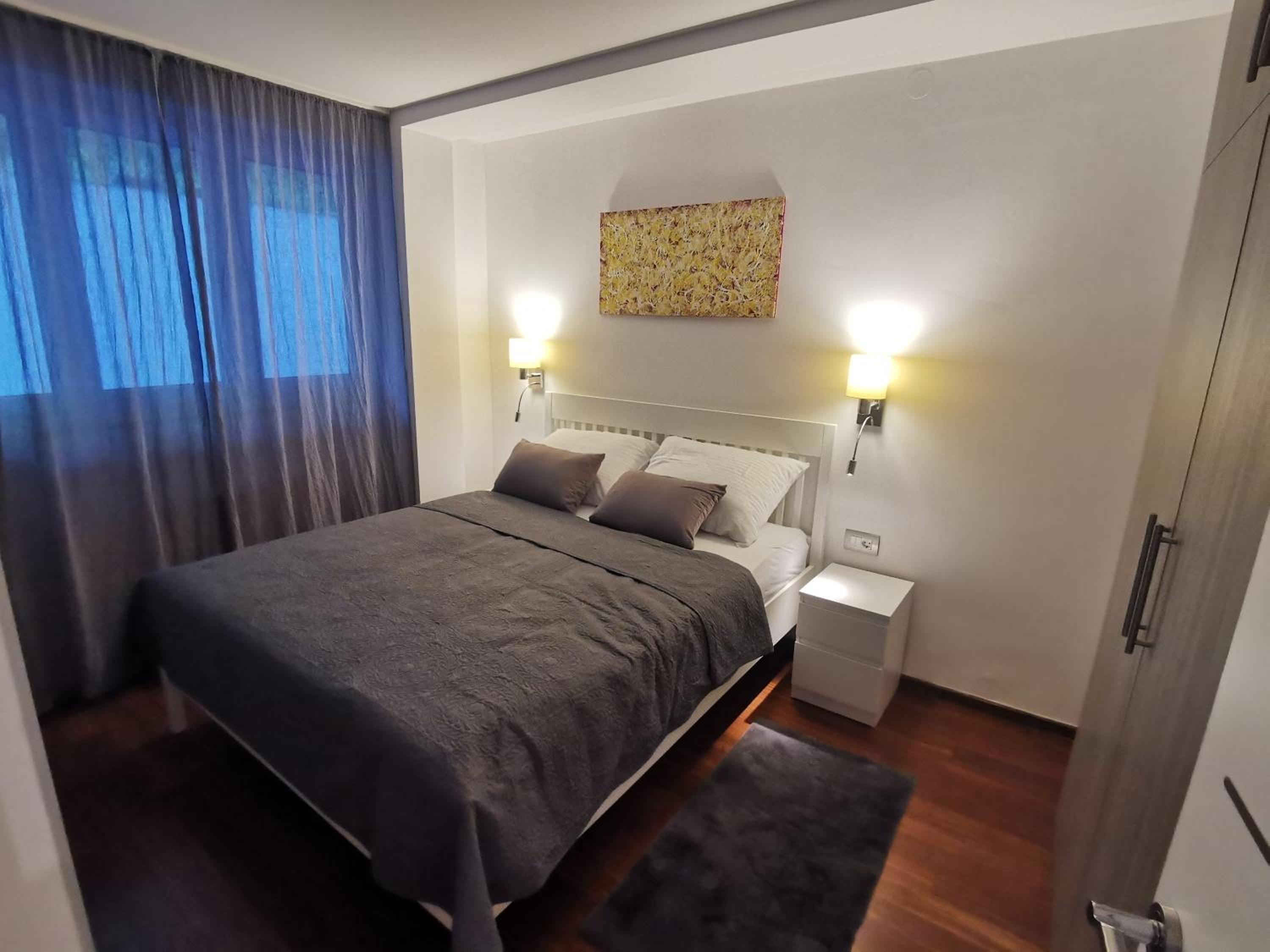 One-Bedroom Apartment - Photo 16