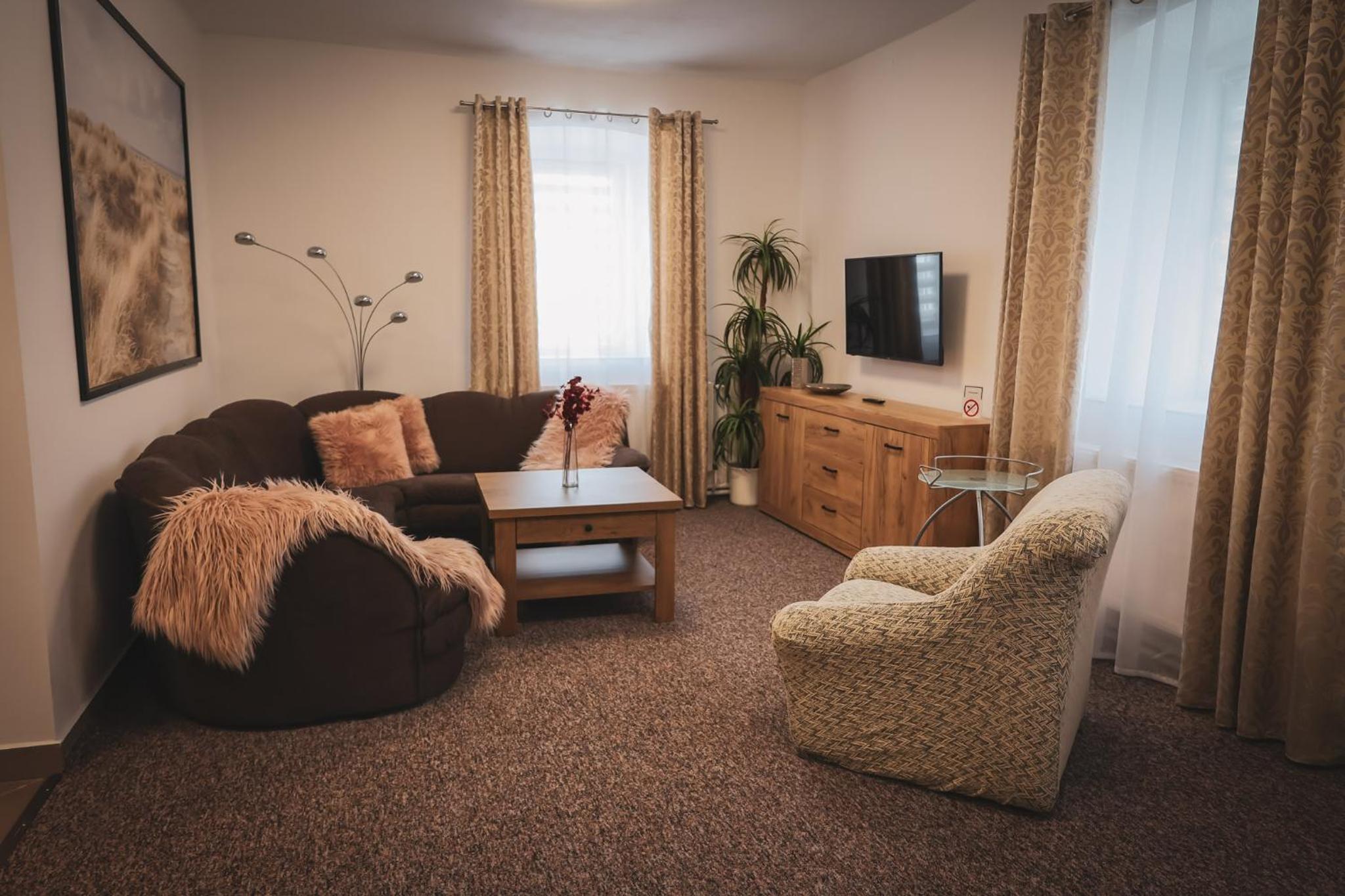 Two-Bedroom Apartment - Photo 2