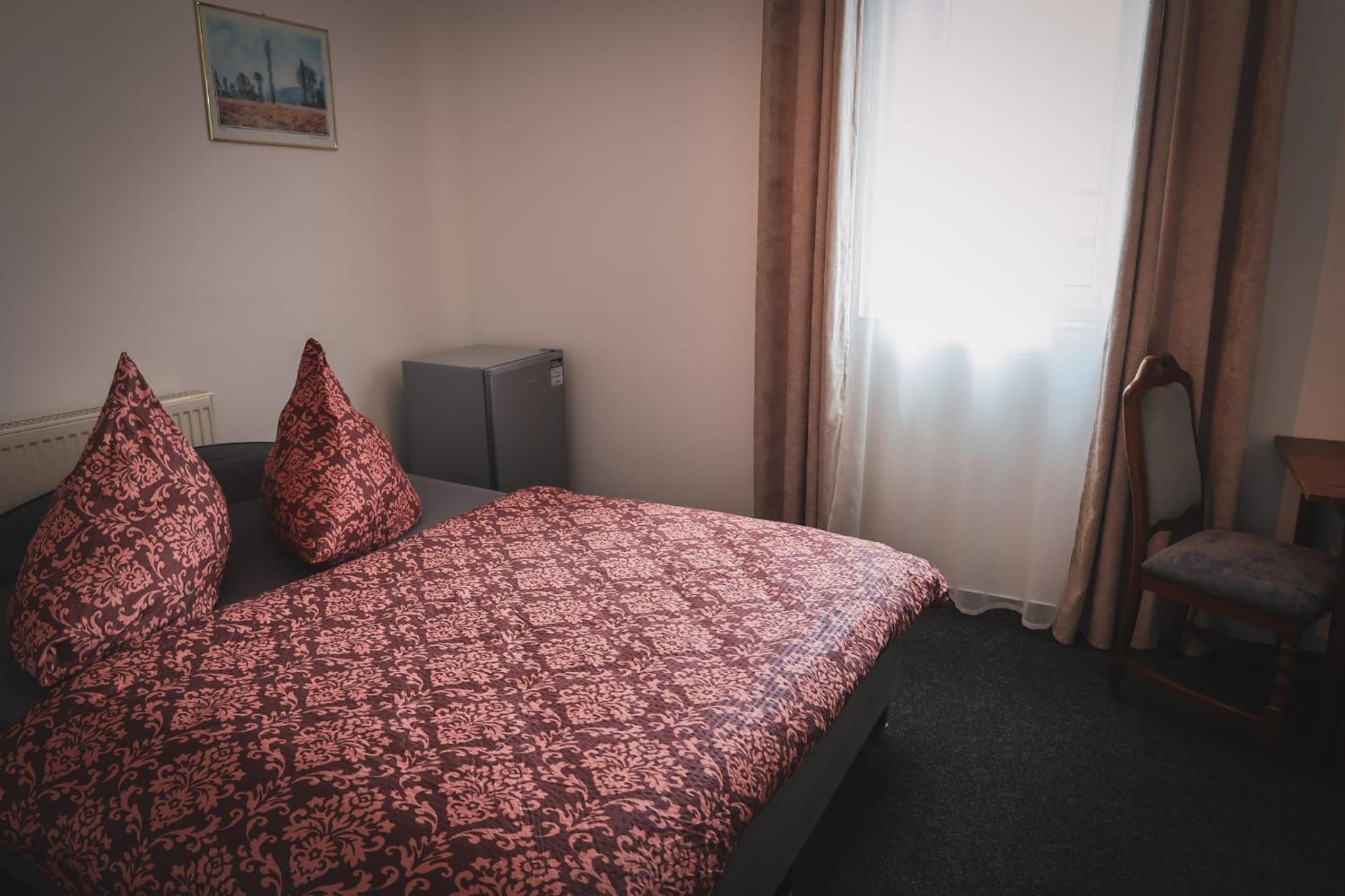 Standard Double Room - Photo 4