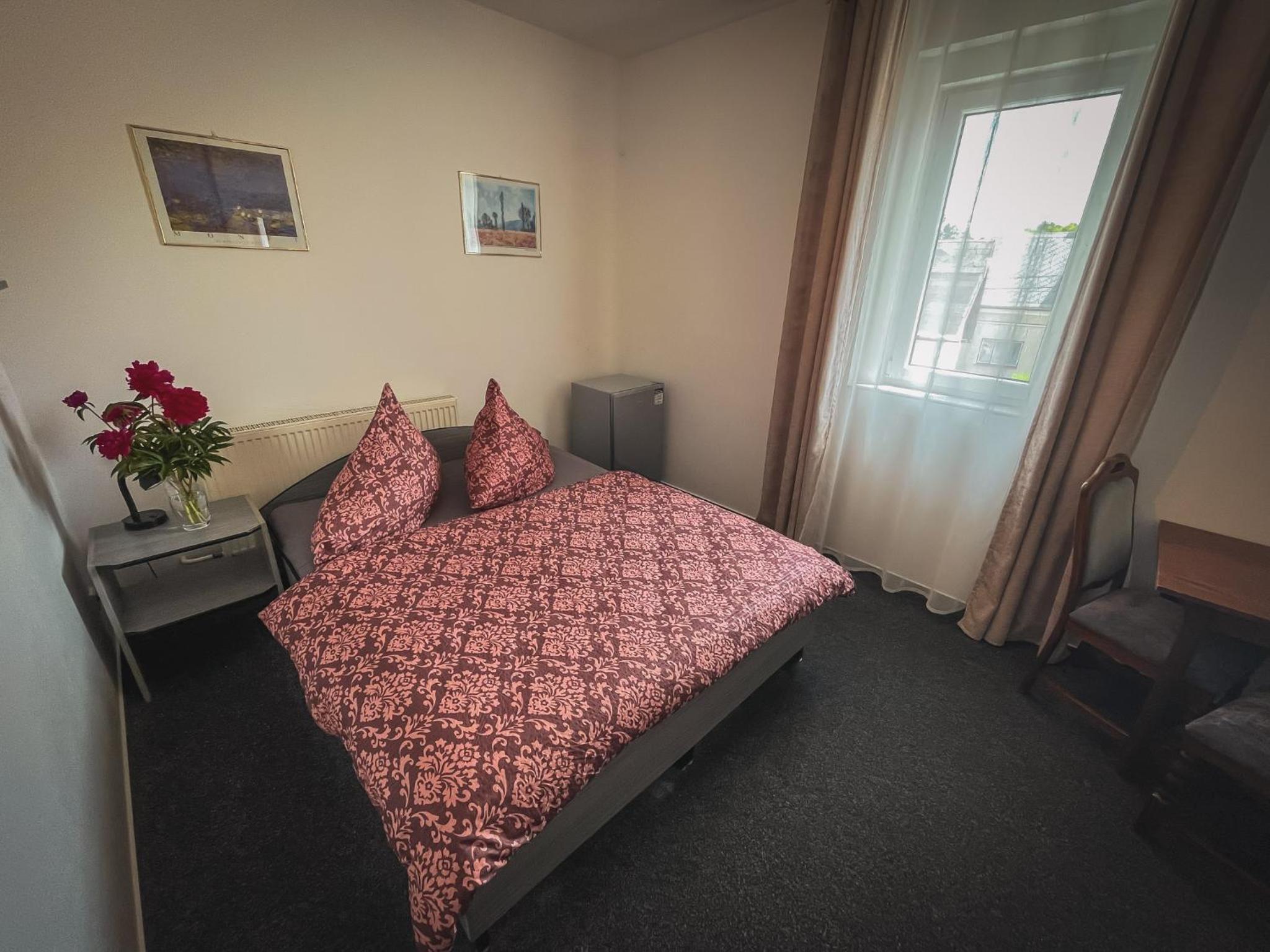 Standard Double Room - Photo 3