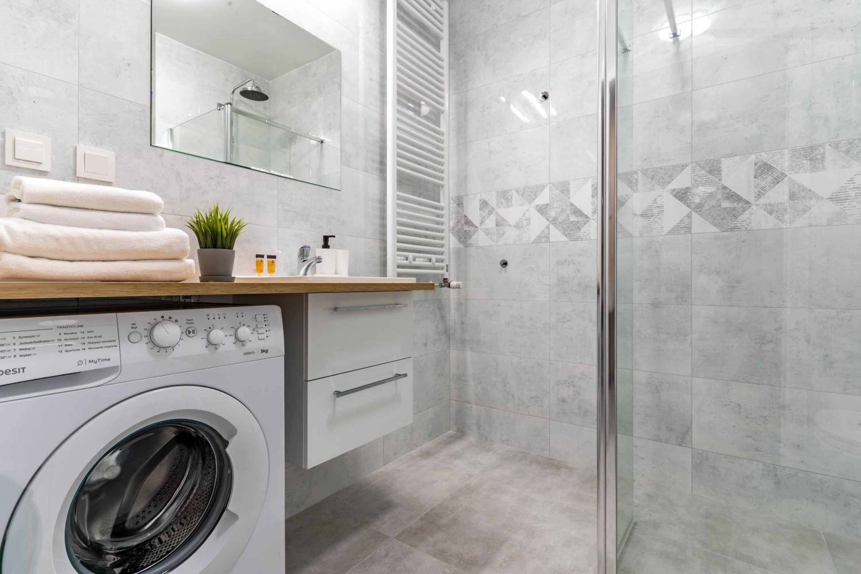 Apartament typu studio z balkonem - 8b photo 2
