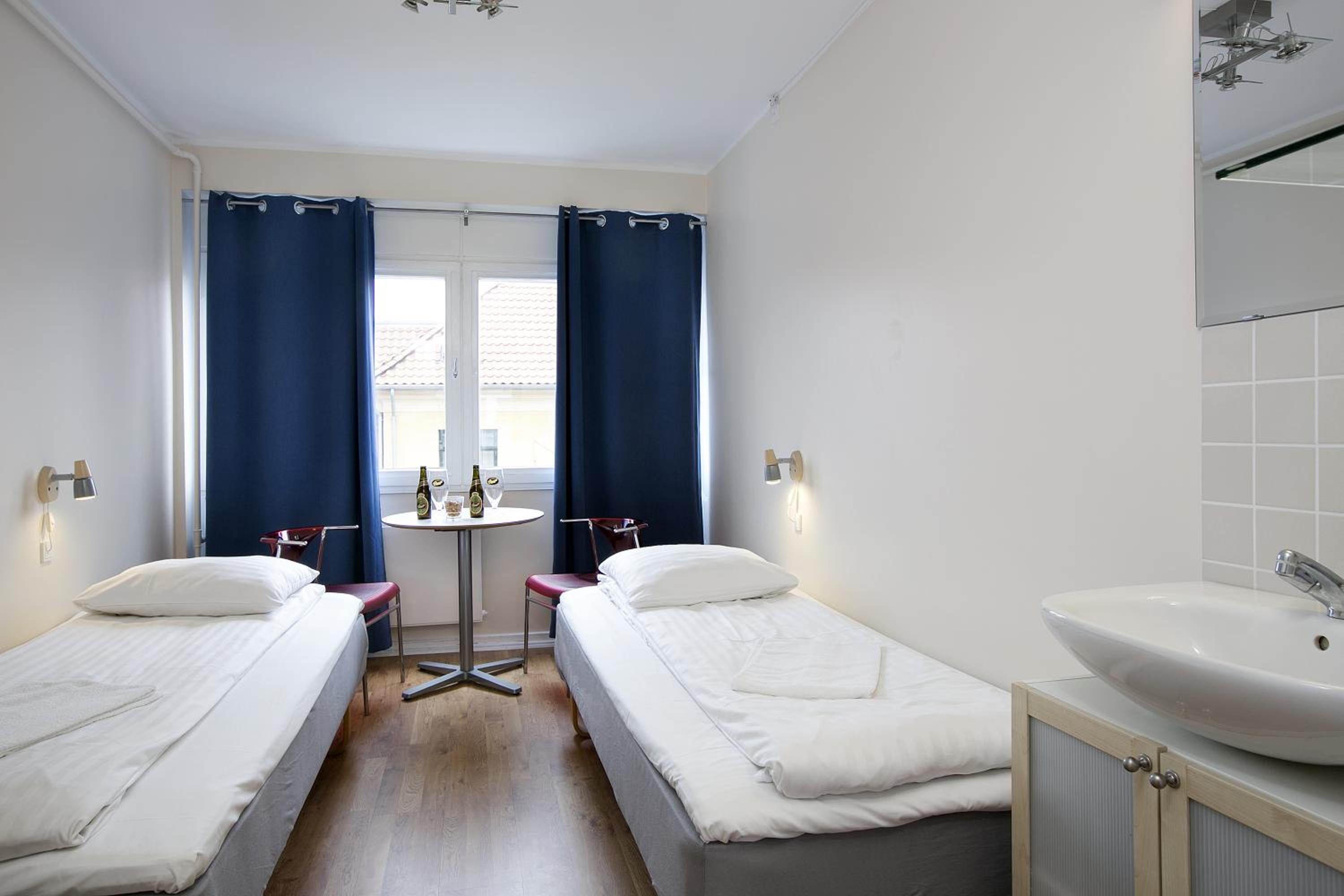Double or Twin Room with Shared Bathroom photo 1