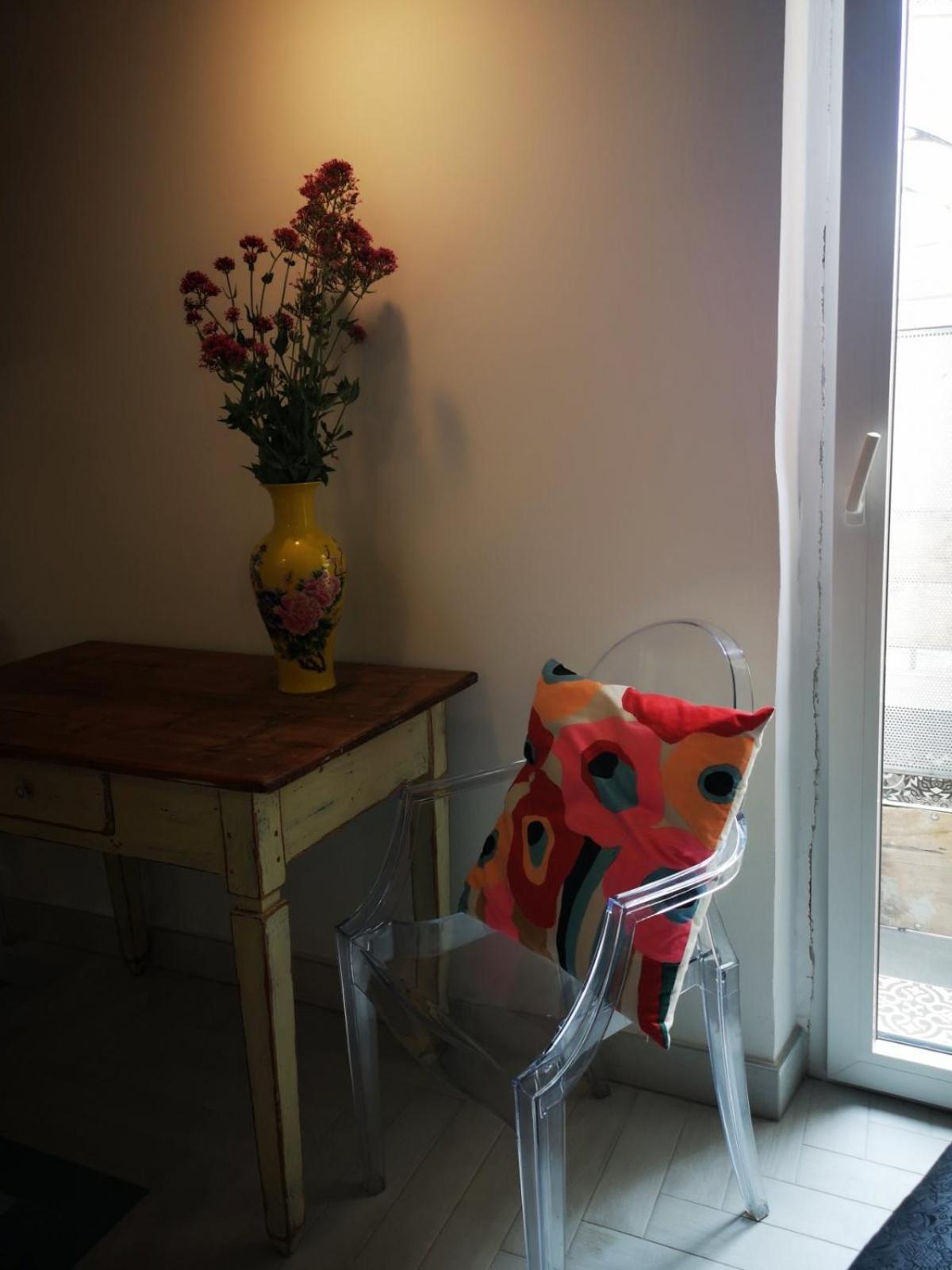 Studio Apartment - Photo 34