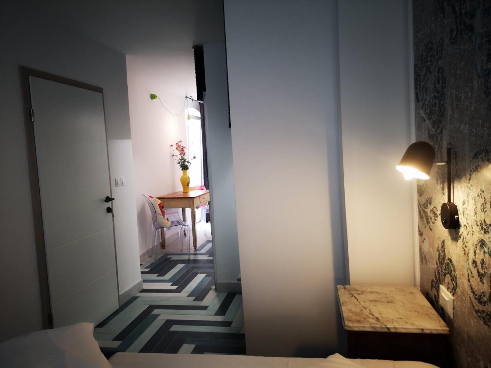 Studio Apartment - Photo 31