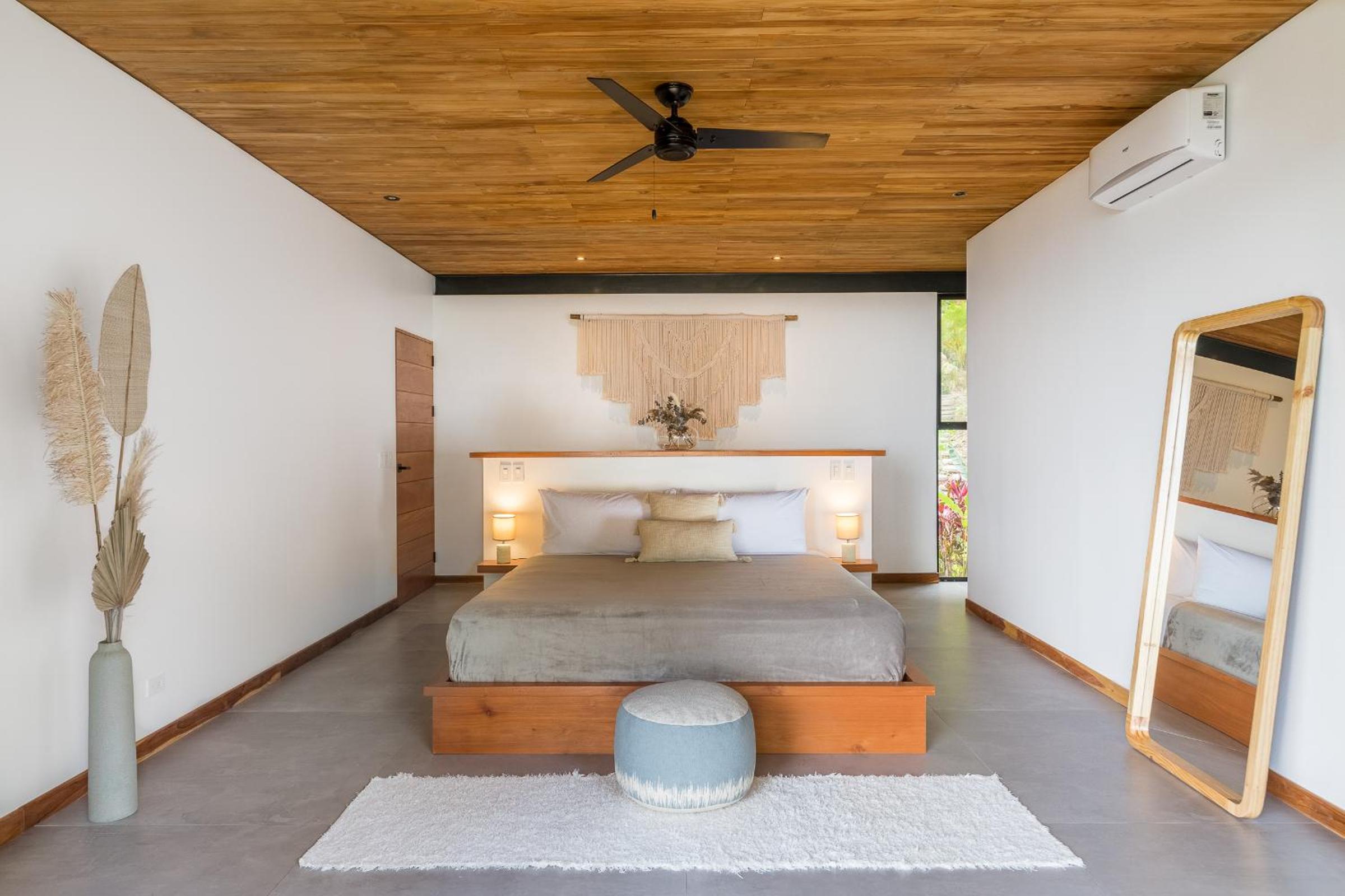 Three-Bedroom Villa photo 2