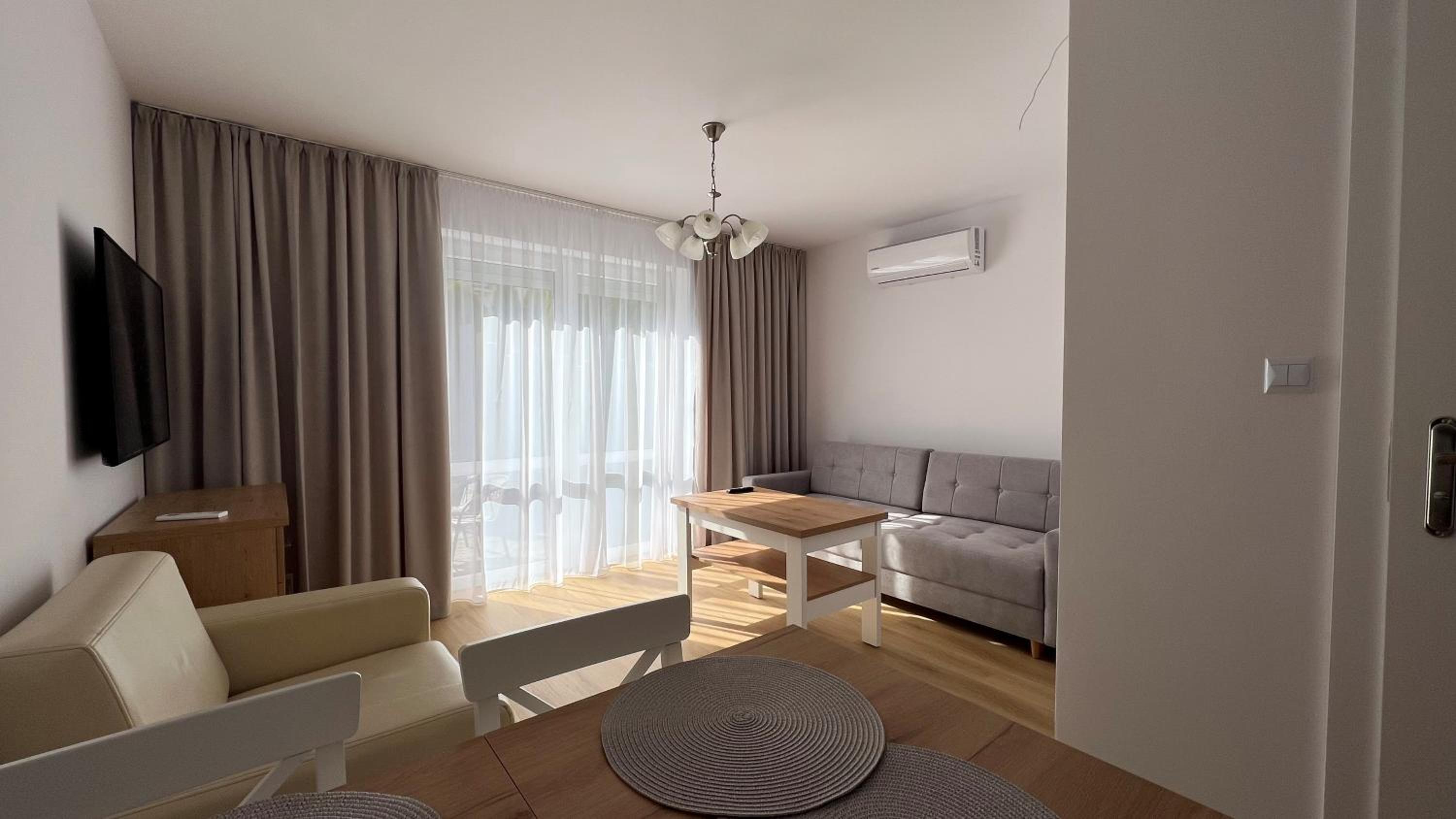 One-Bedroom Apartment photo 2