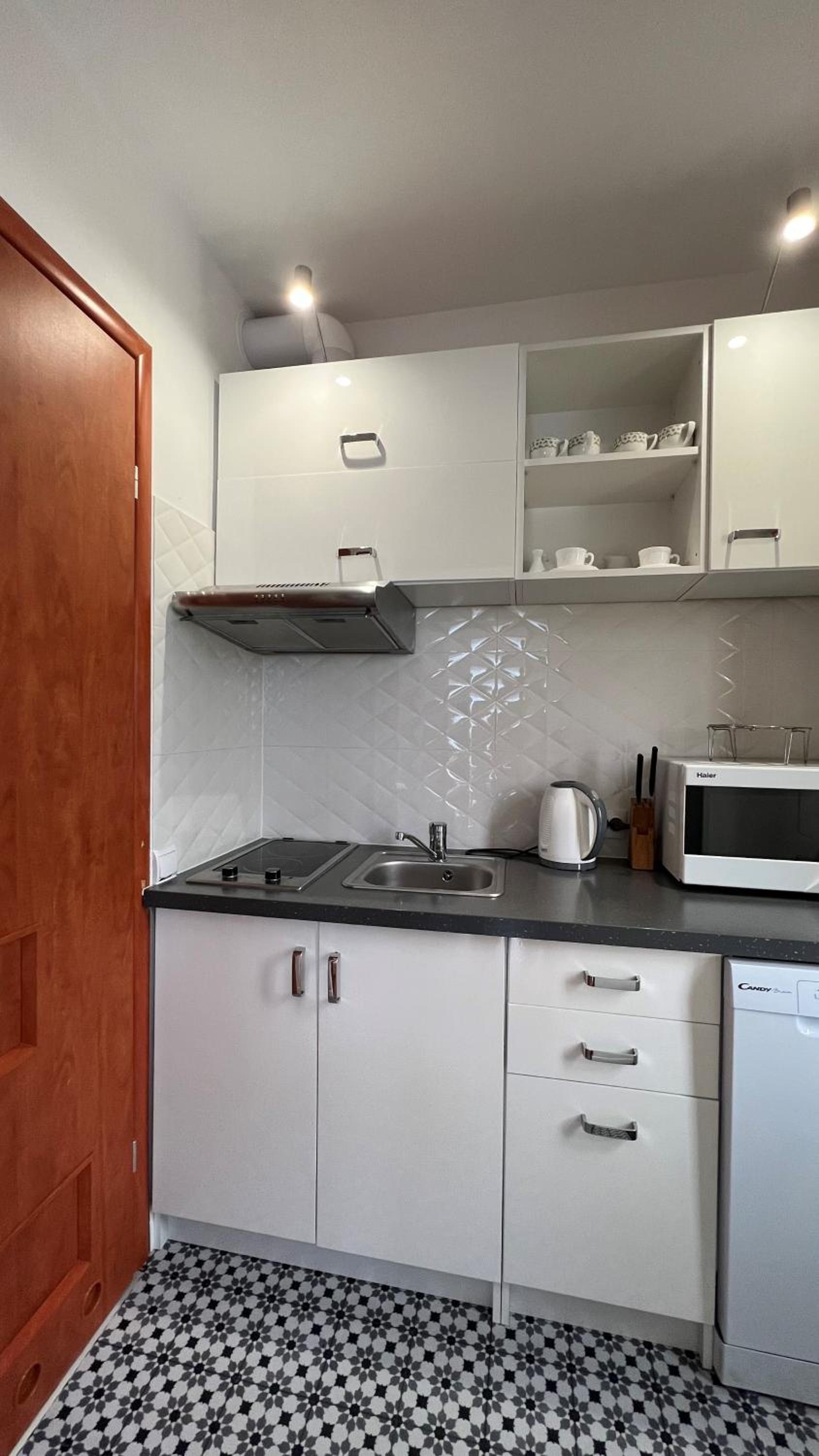 Studio Apartment photo 3