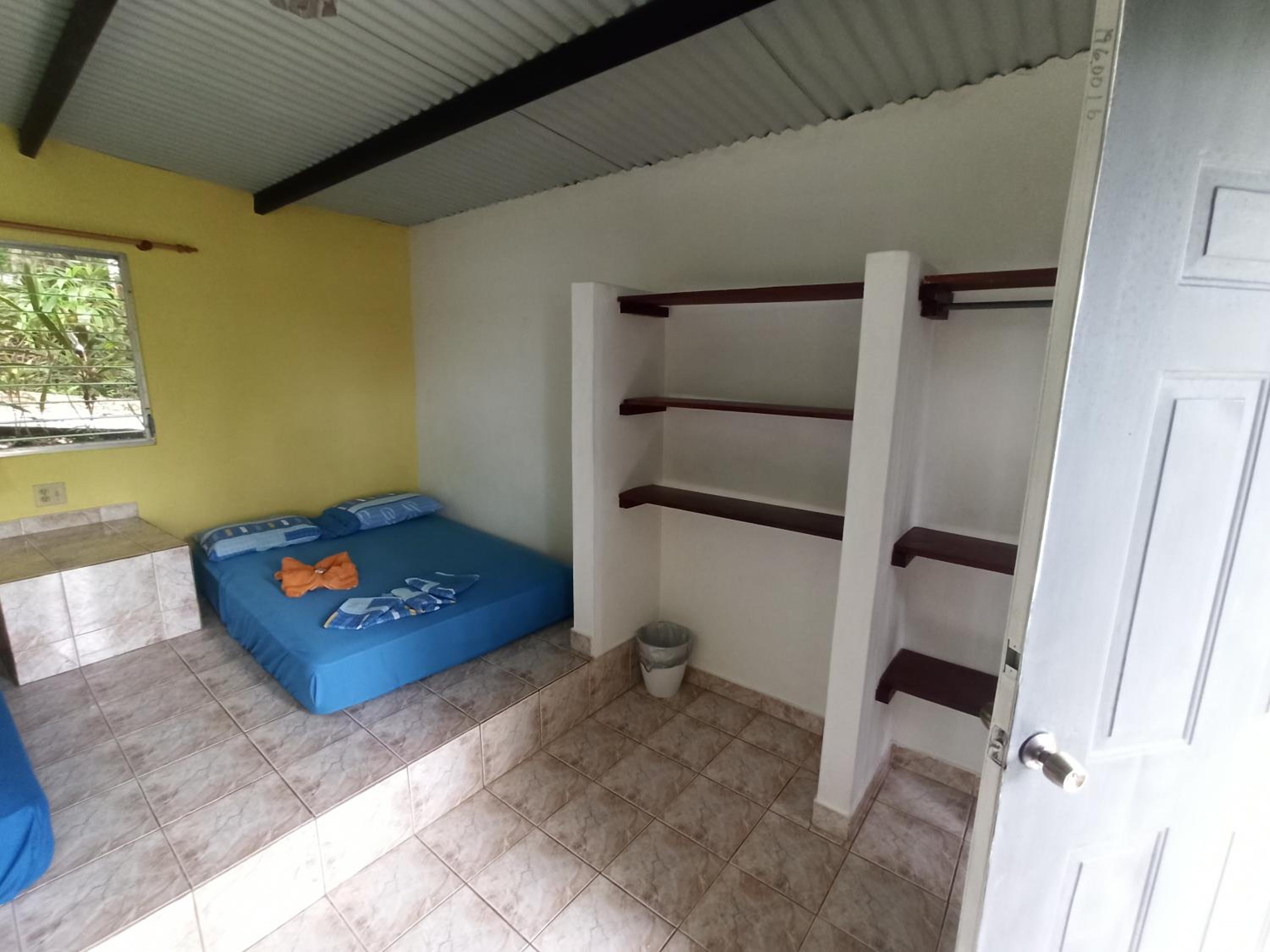 Economy Quadruple Room with Shared Bathroom photo 1