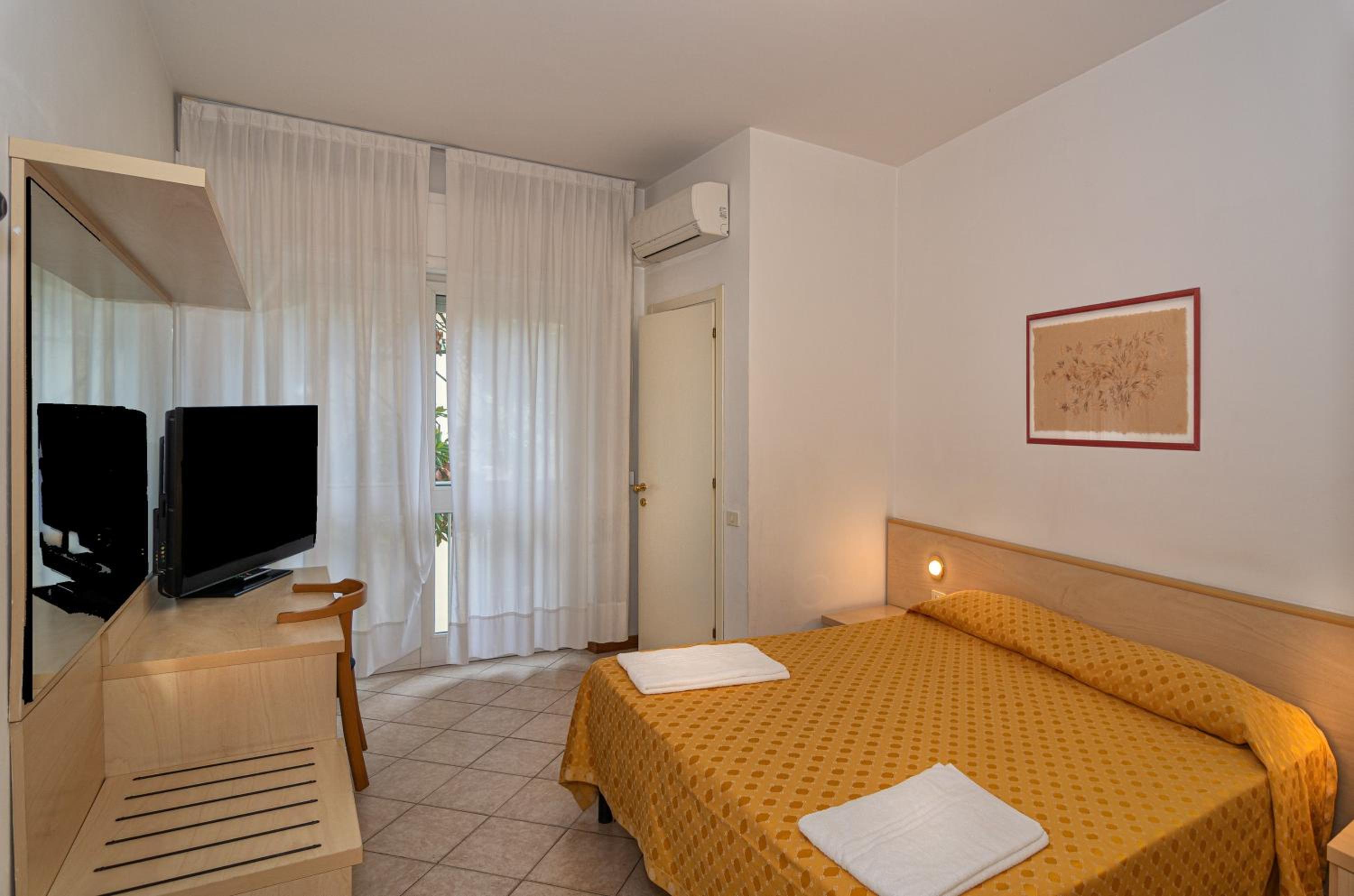 Double Room - Photo 3