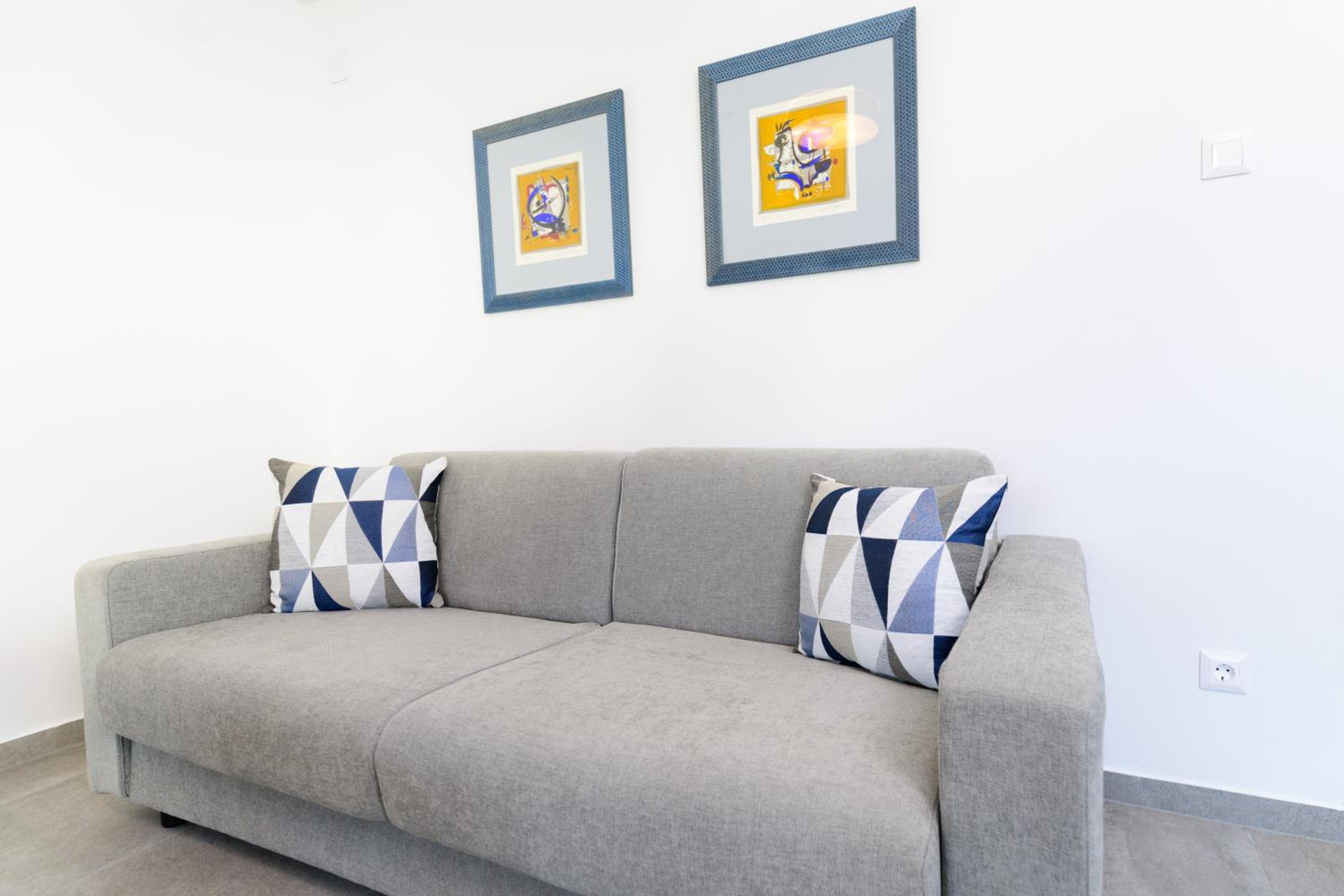 Apartment - Ground Floor photo 2