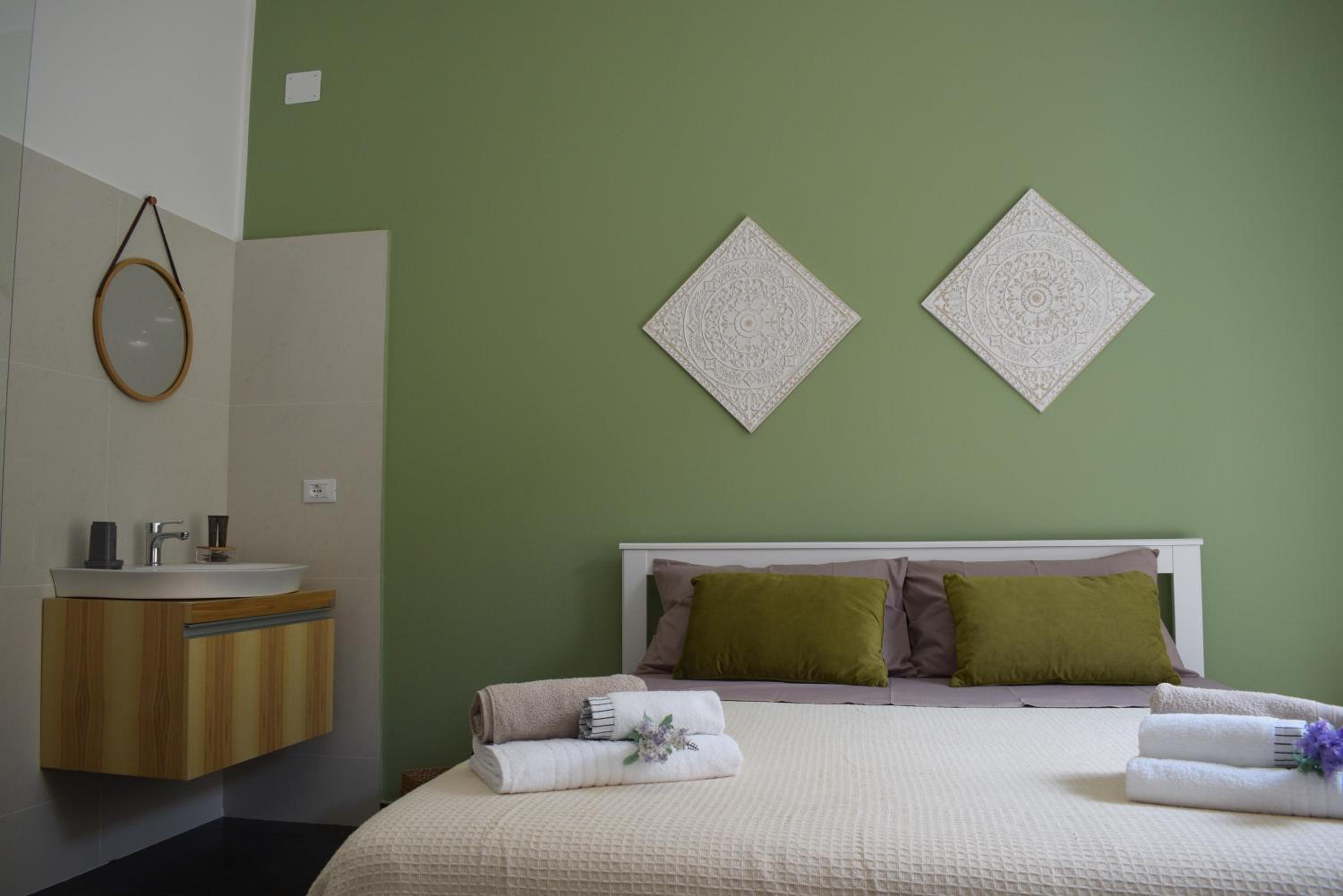 Apartment with Balcony photo 2