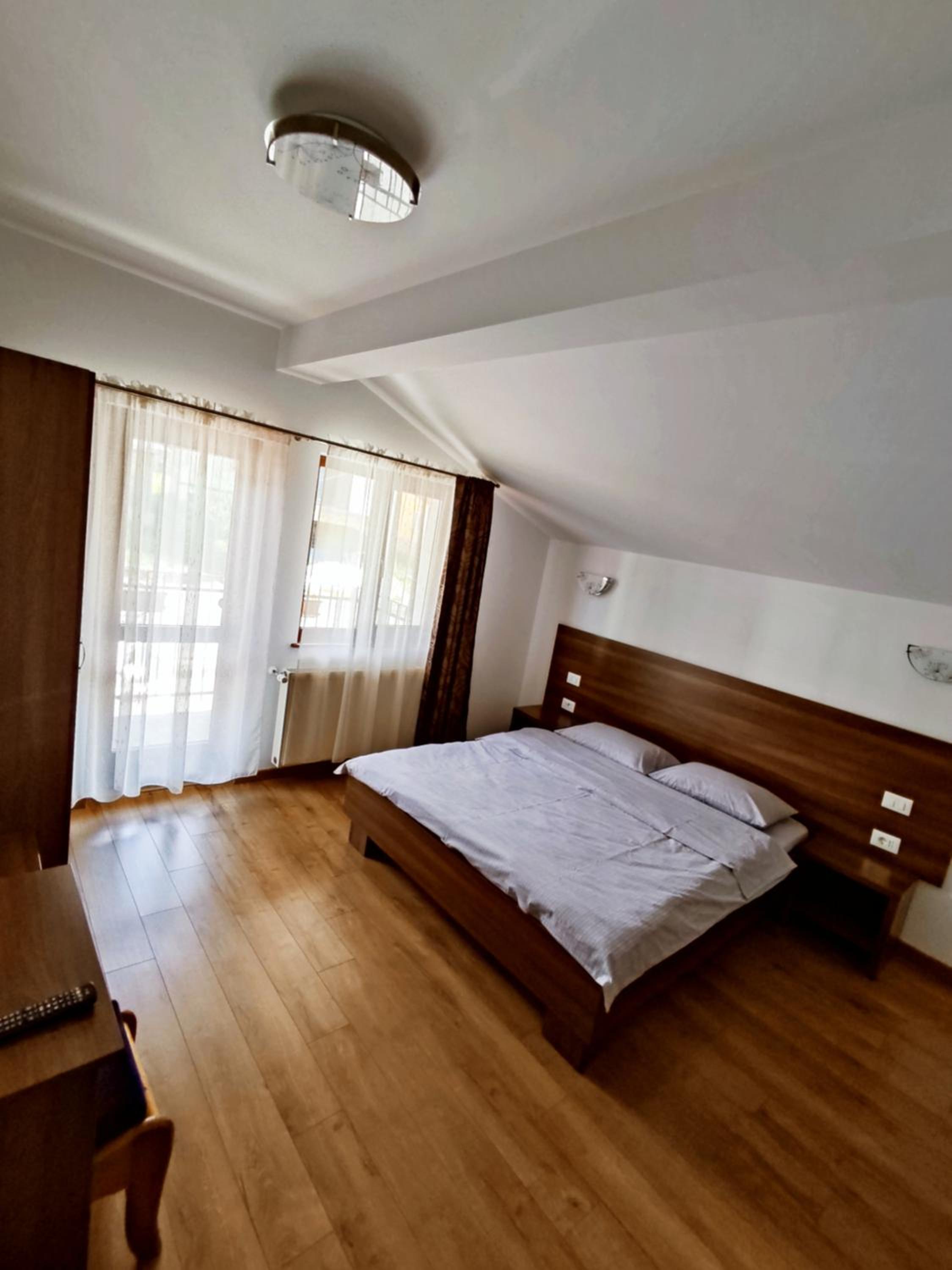Double Room with Mountain View - Photo 5