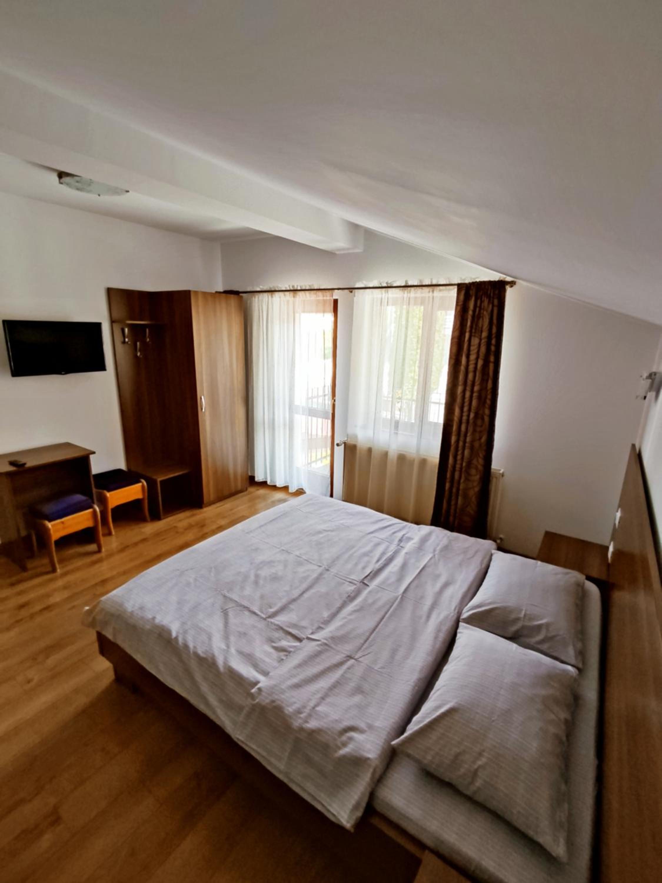 Double Room with Mountain View - Photo 2