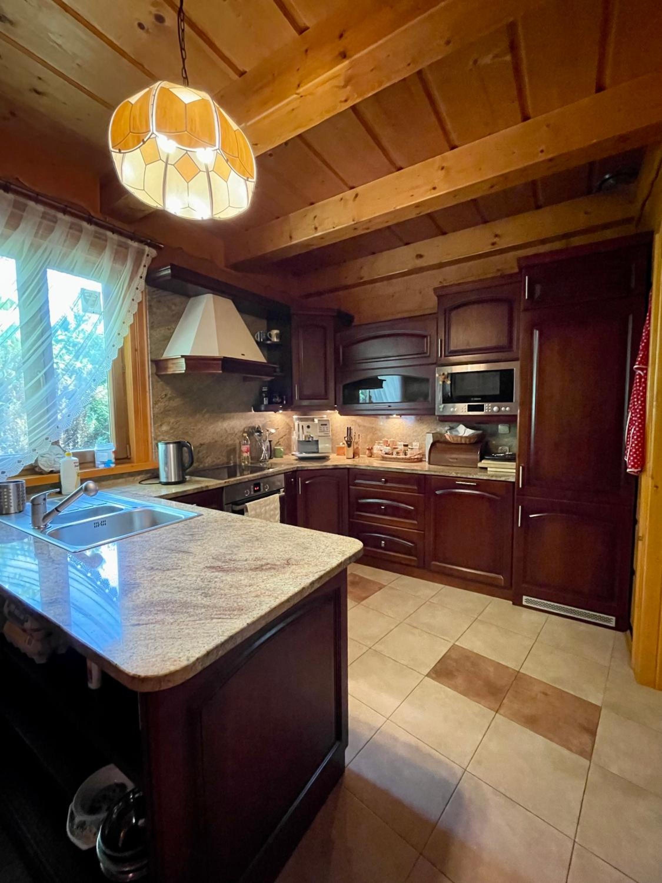 Four-Bedroom House - Photo 6