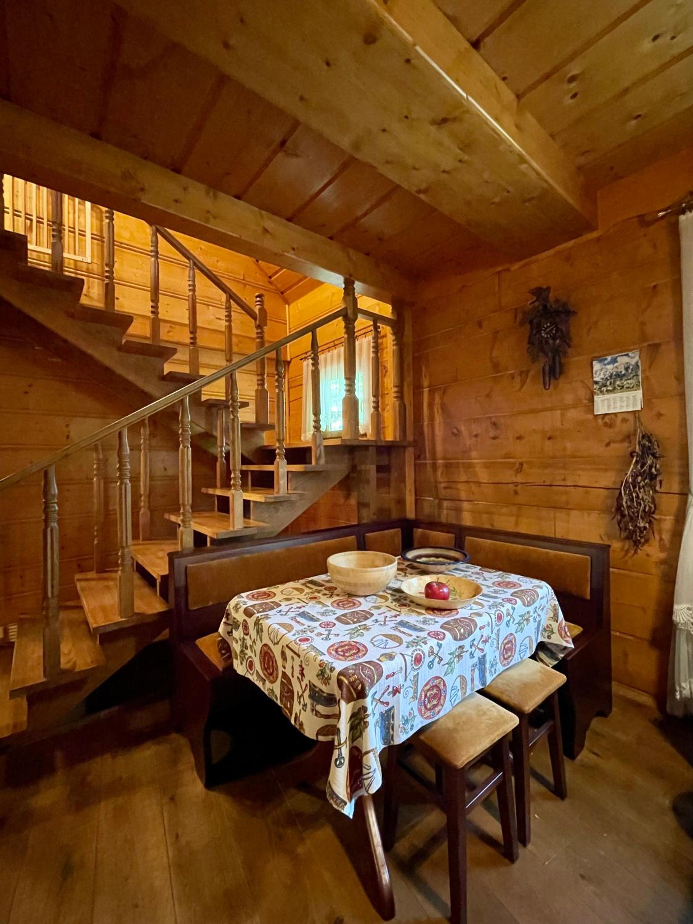 Four-Bedroom House - Photo 7