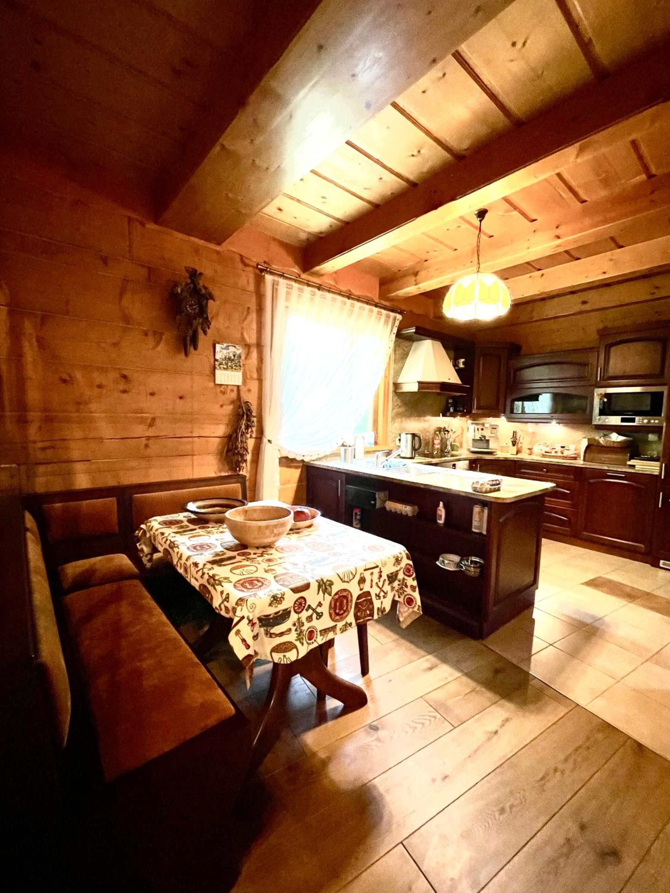 Four-Bedroom House - Photo 12
