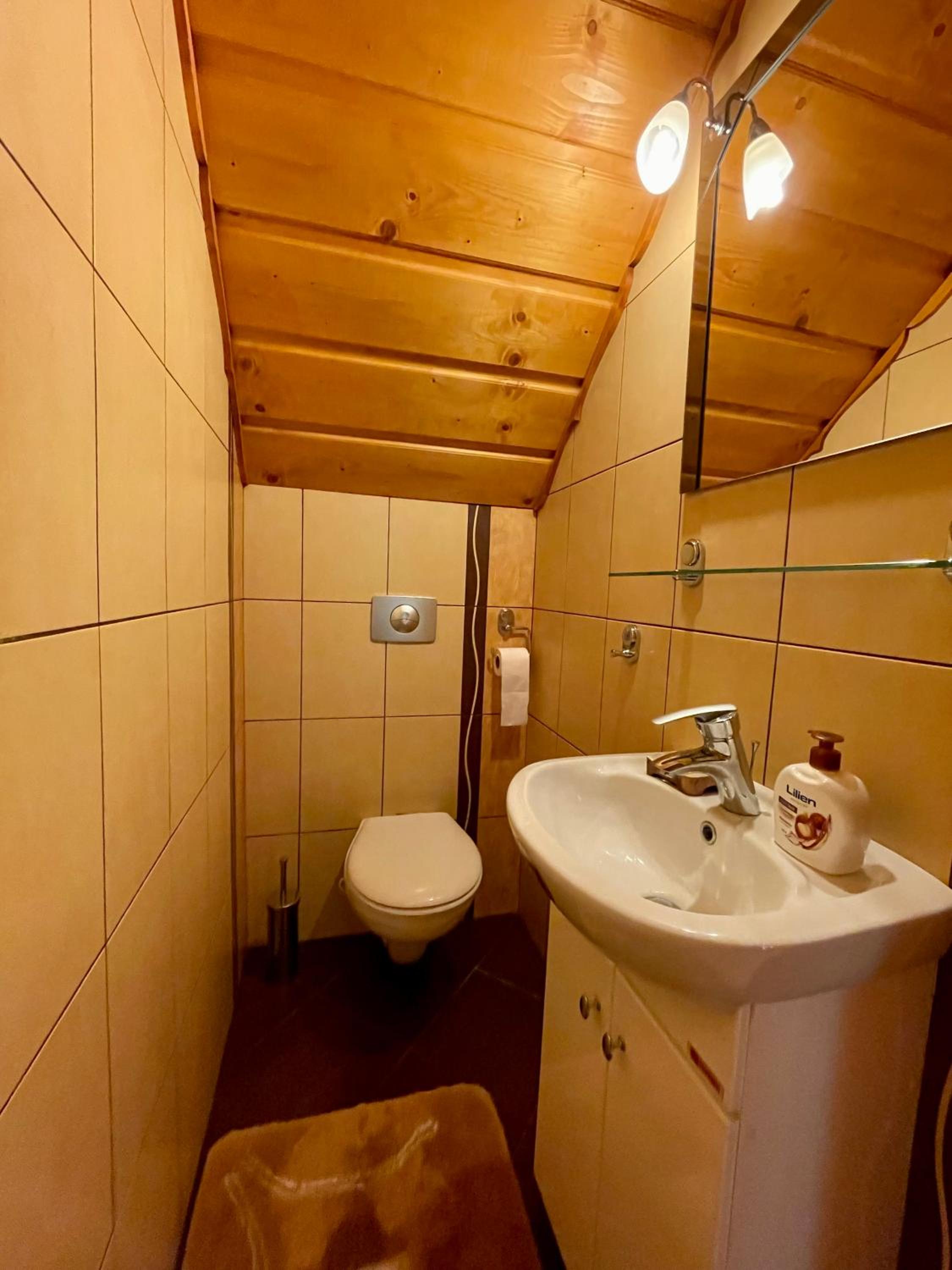 Four-Bedroom House - Photo 15