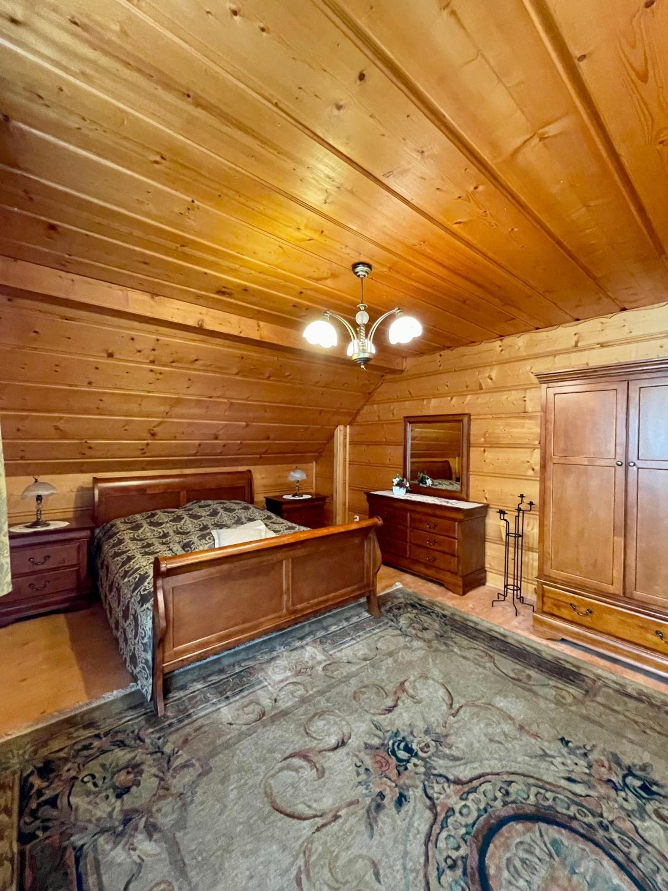 Four-Bedroom House - Photo 16