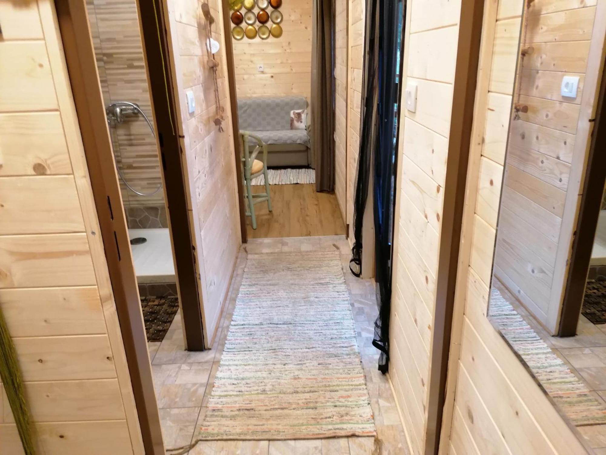 One-Bedroom House - Photo 7