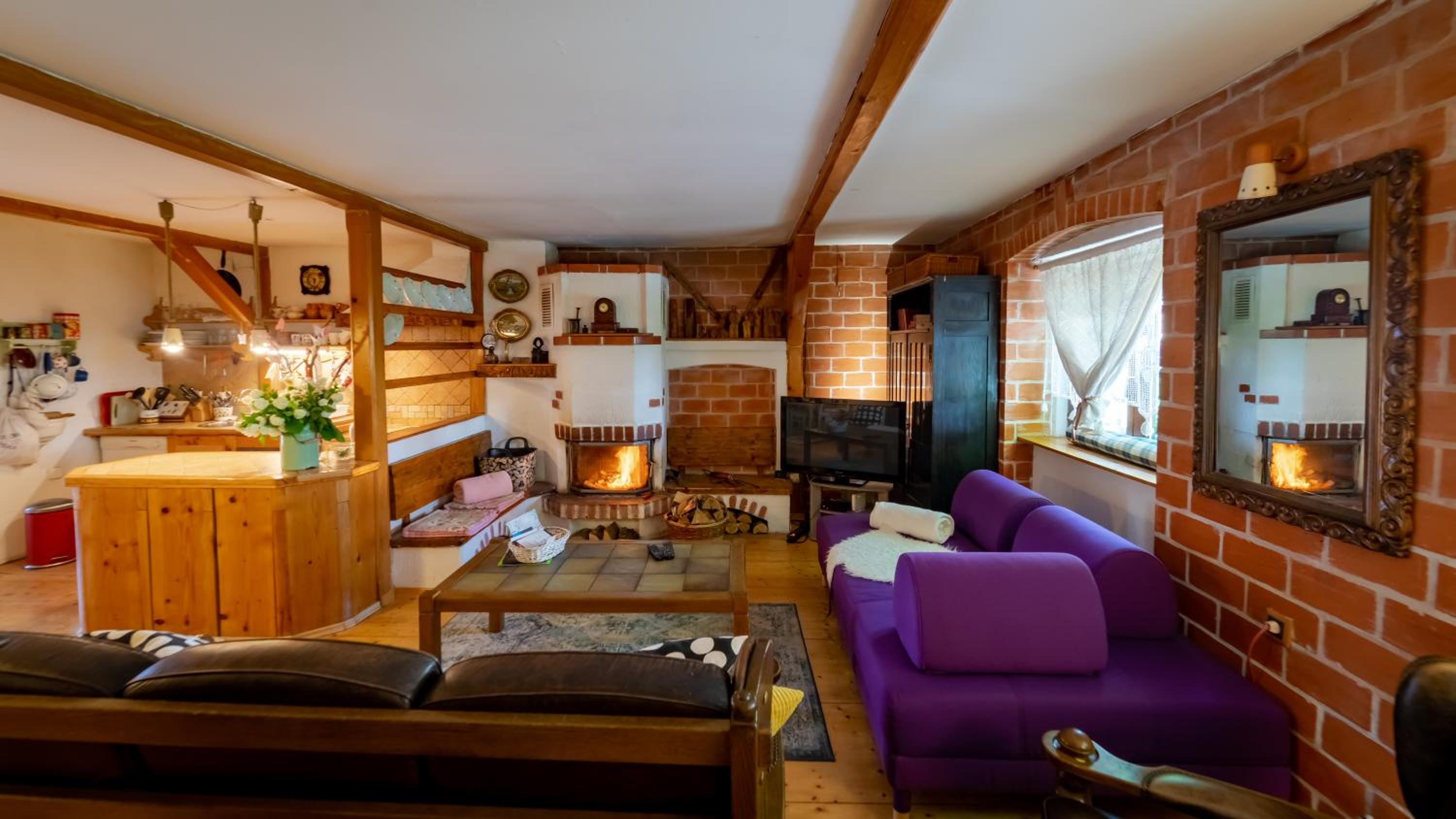 One-Bedroom Apartment - Photo 11