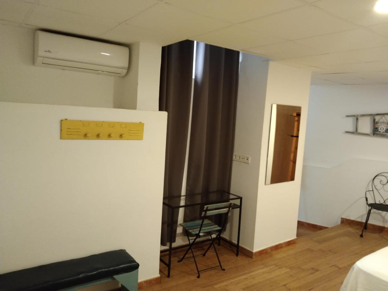 Superior Family Room photo 3