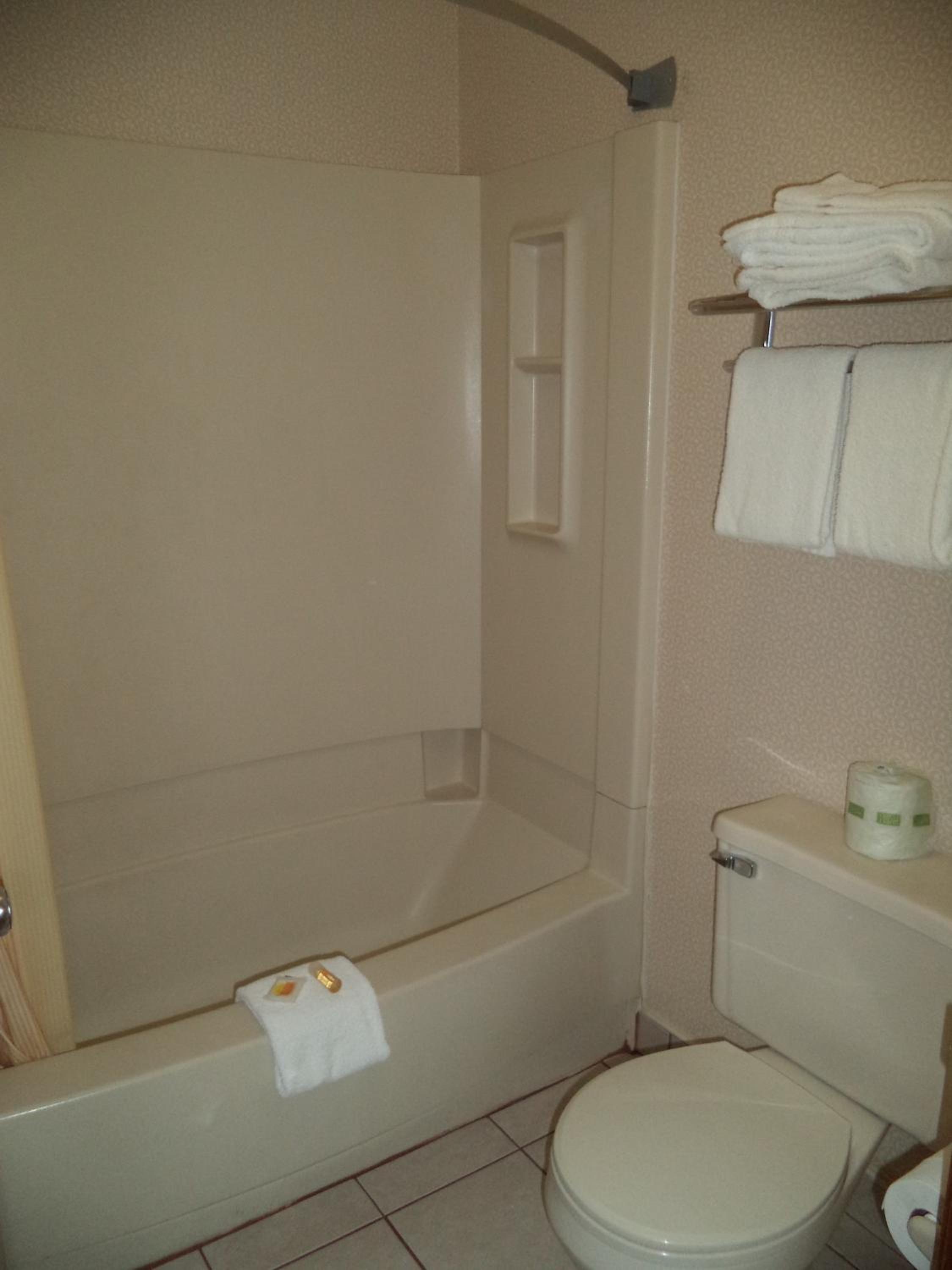 King Room - Non-Smoking - Photo 9