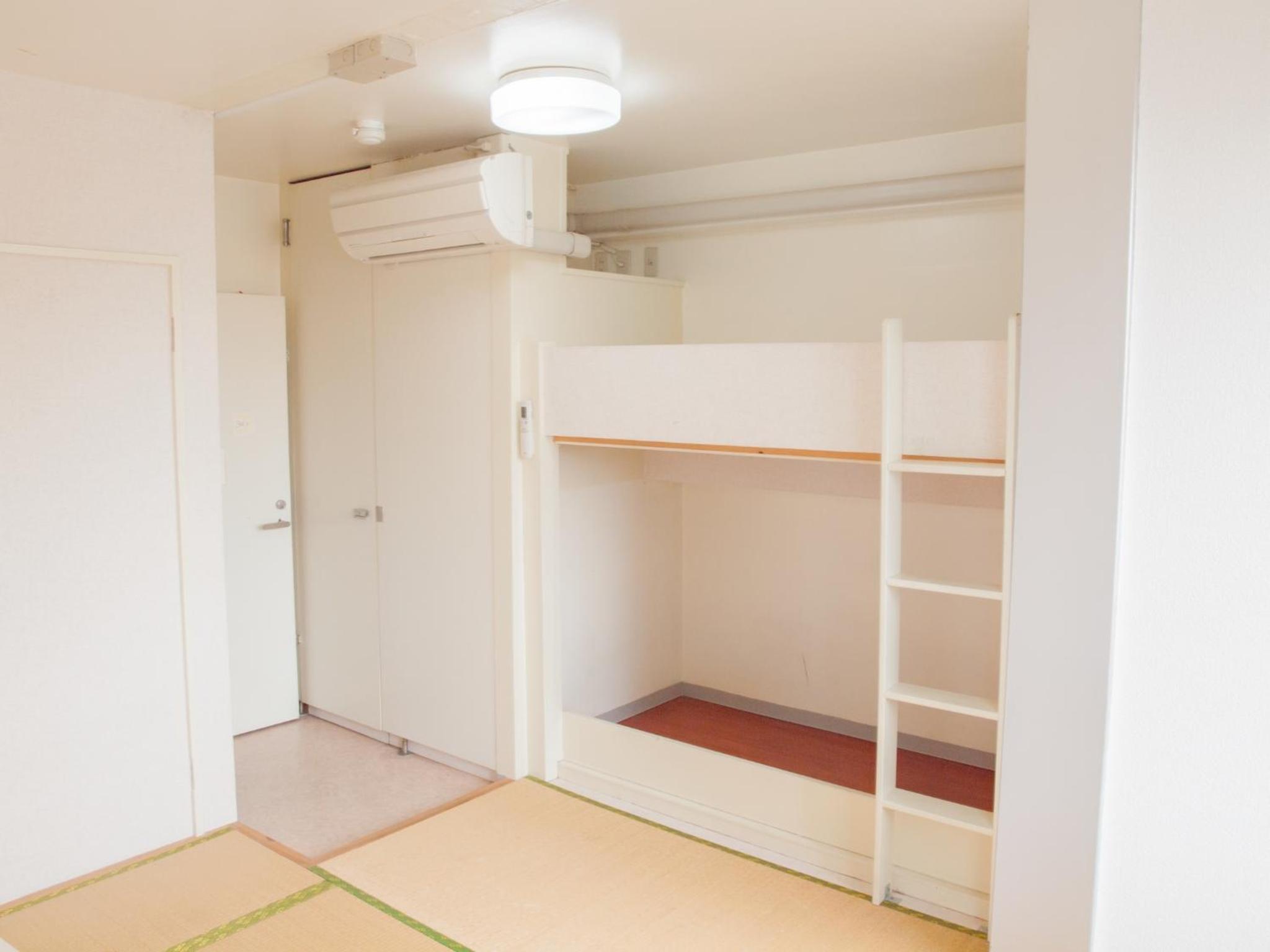 Japanese-Style Room with Shared Bathroom - Non-Smoking photo 2
