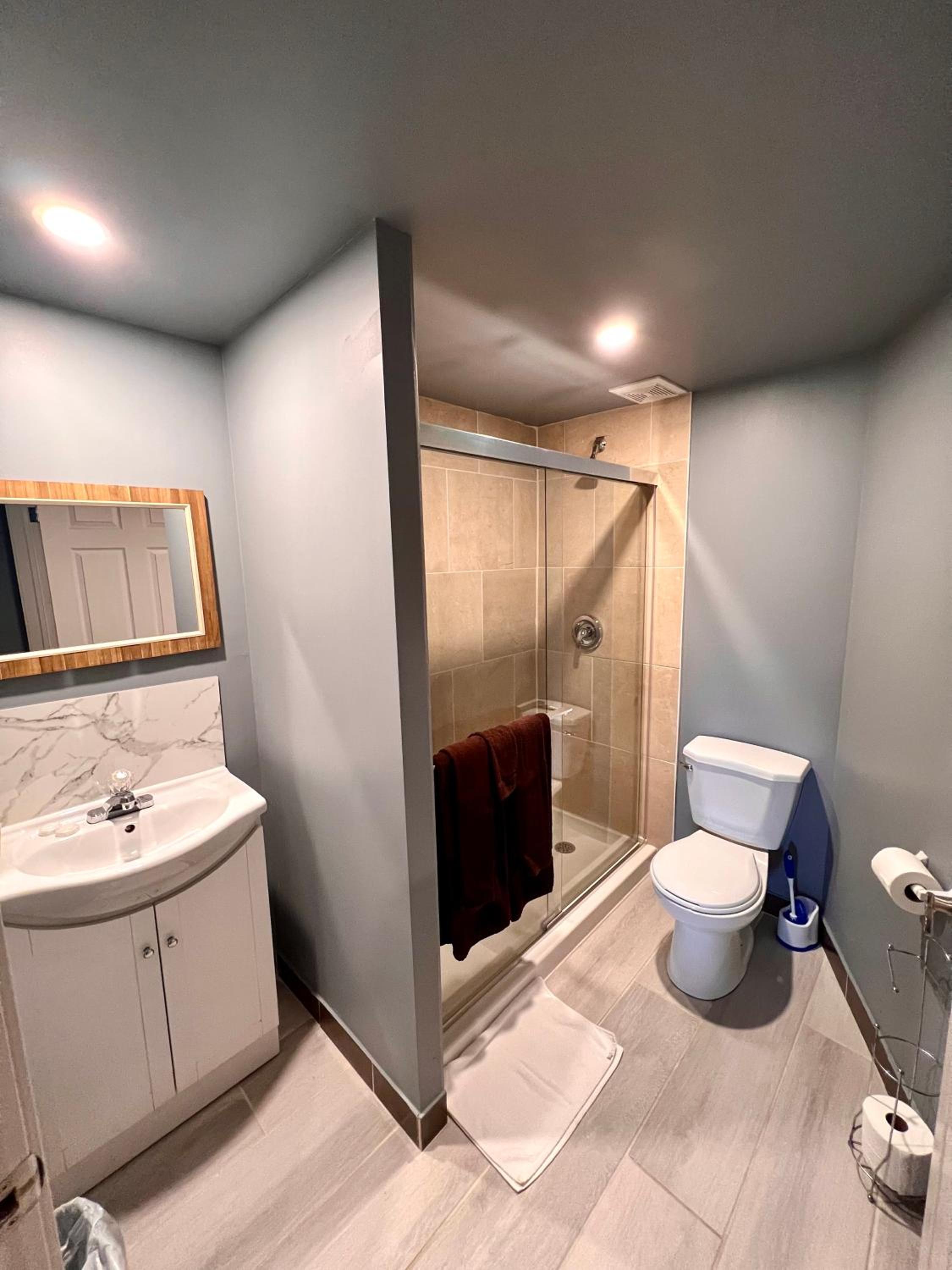 Deluxe King Suite - Photo 3