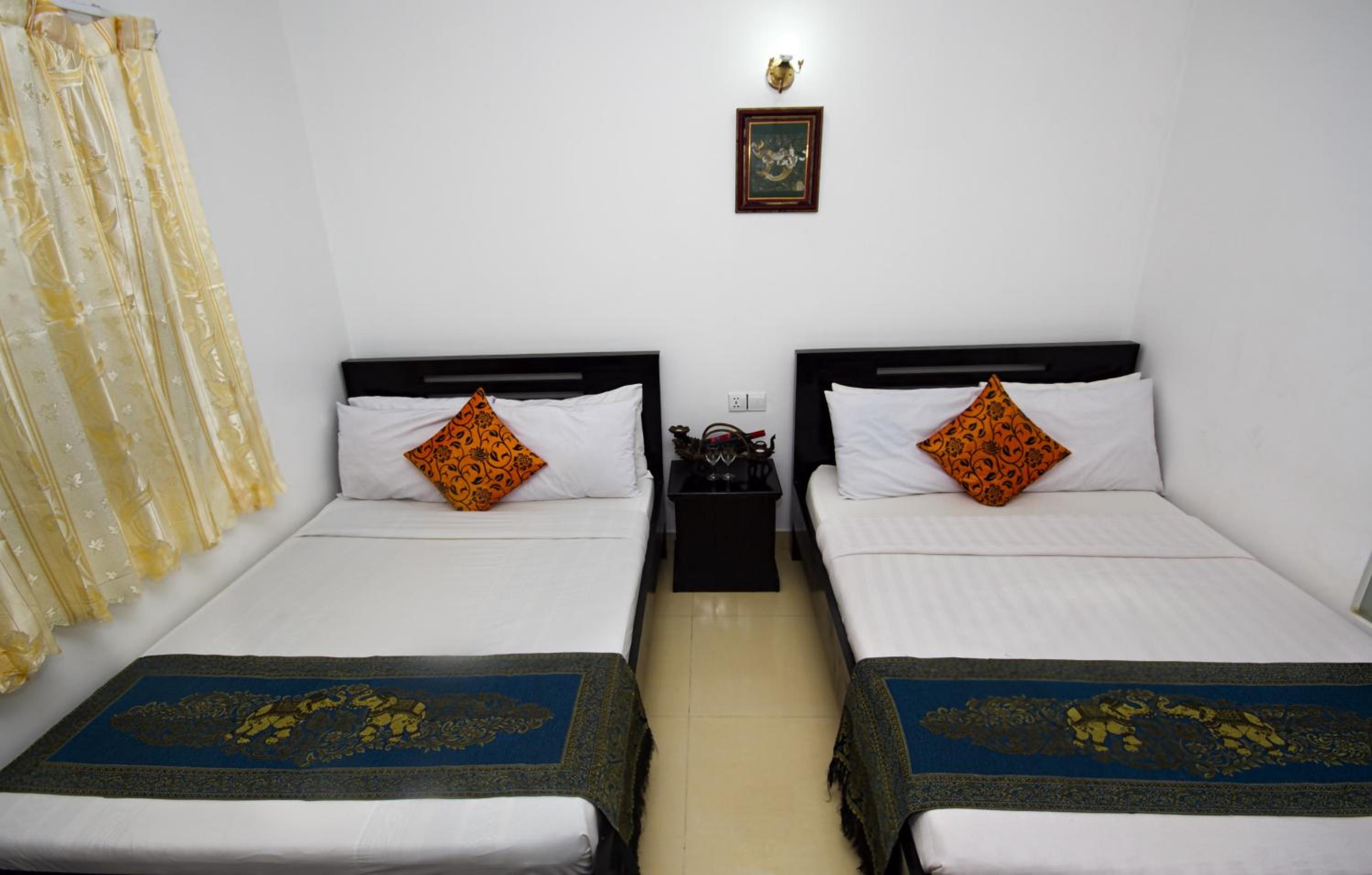 Deluxe Family Room + Free Pickup photo 1