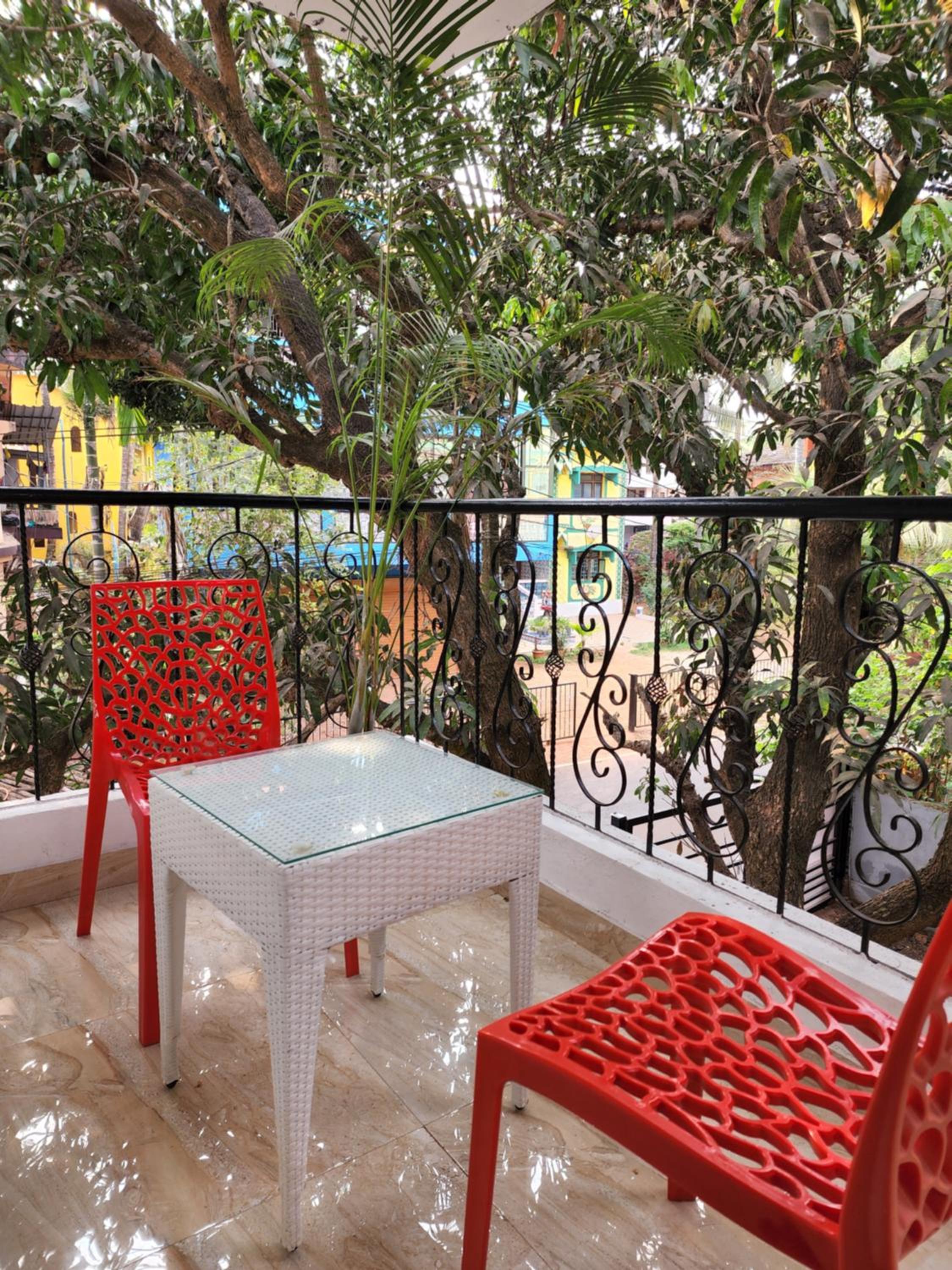 Family Room with Balcony photo 2