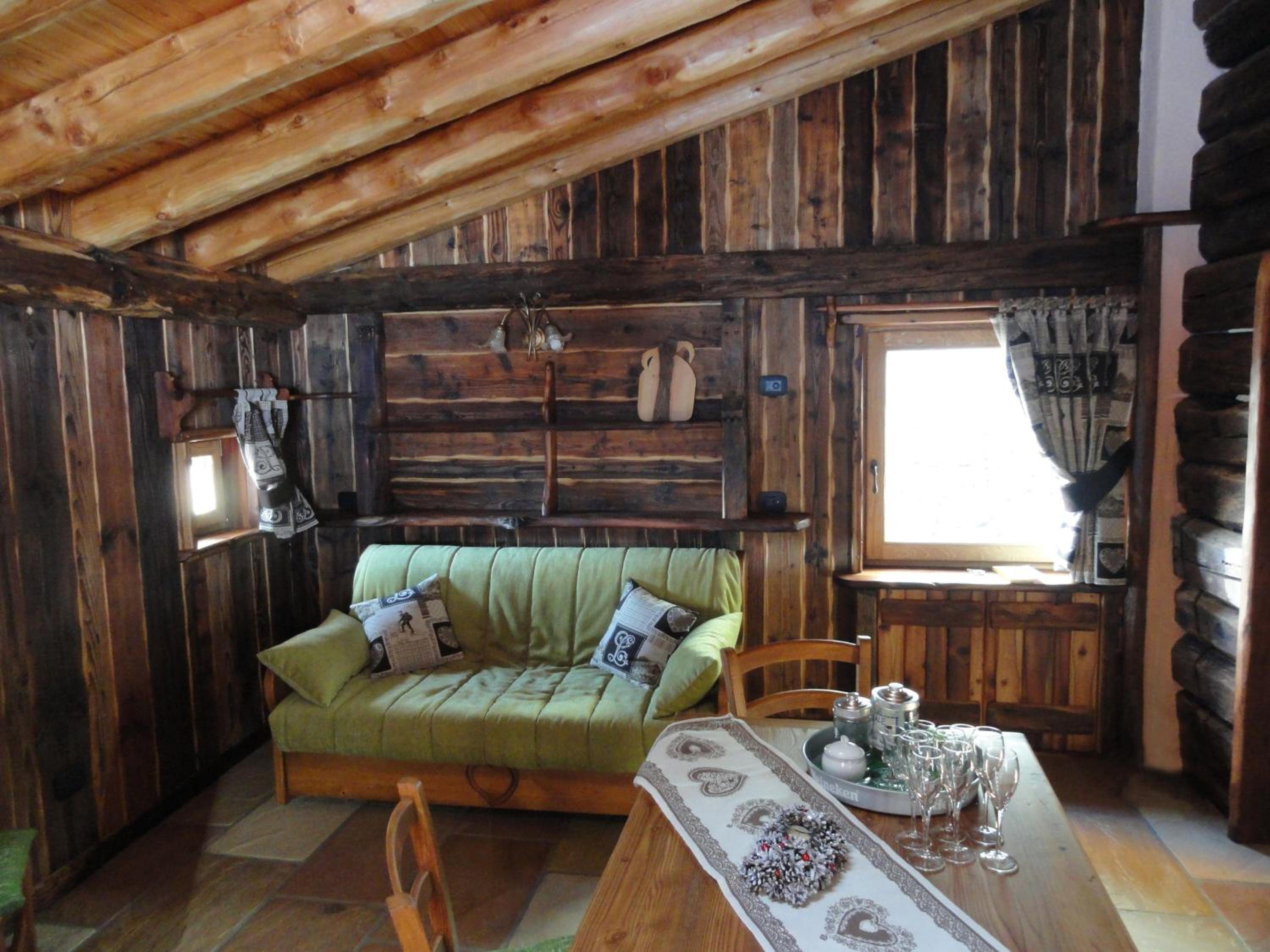 One-Bedroom Apartment - Photo 1