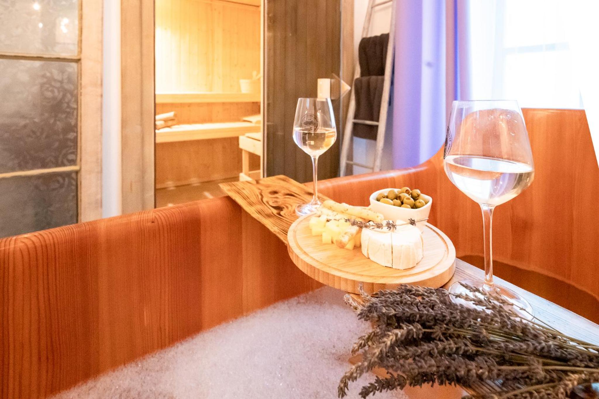 Queen Room with Spa Bath photo 3