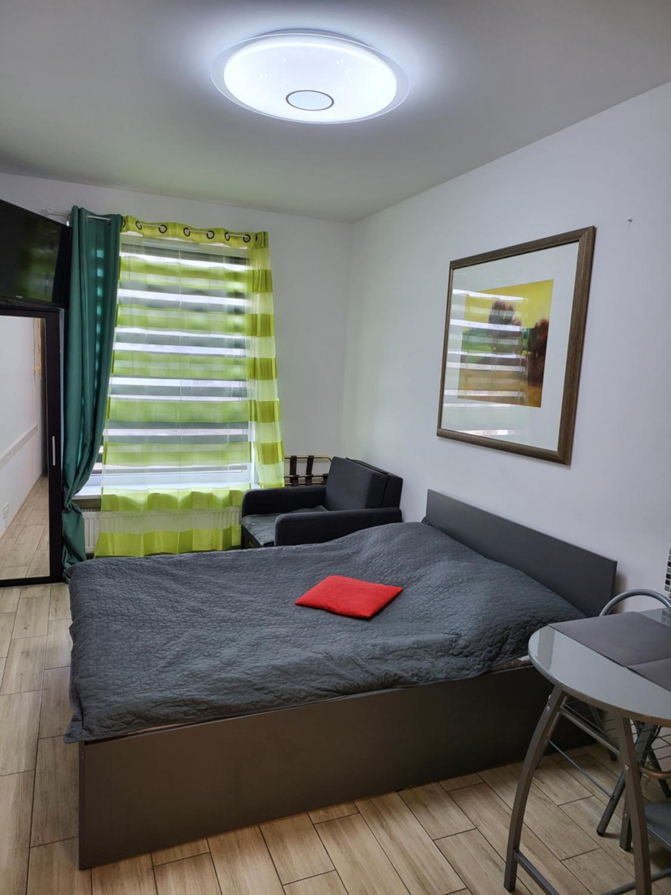 One-Bedroom Apartment - Photo 15