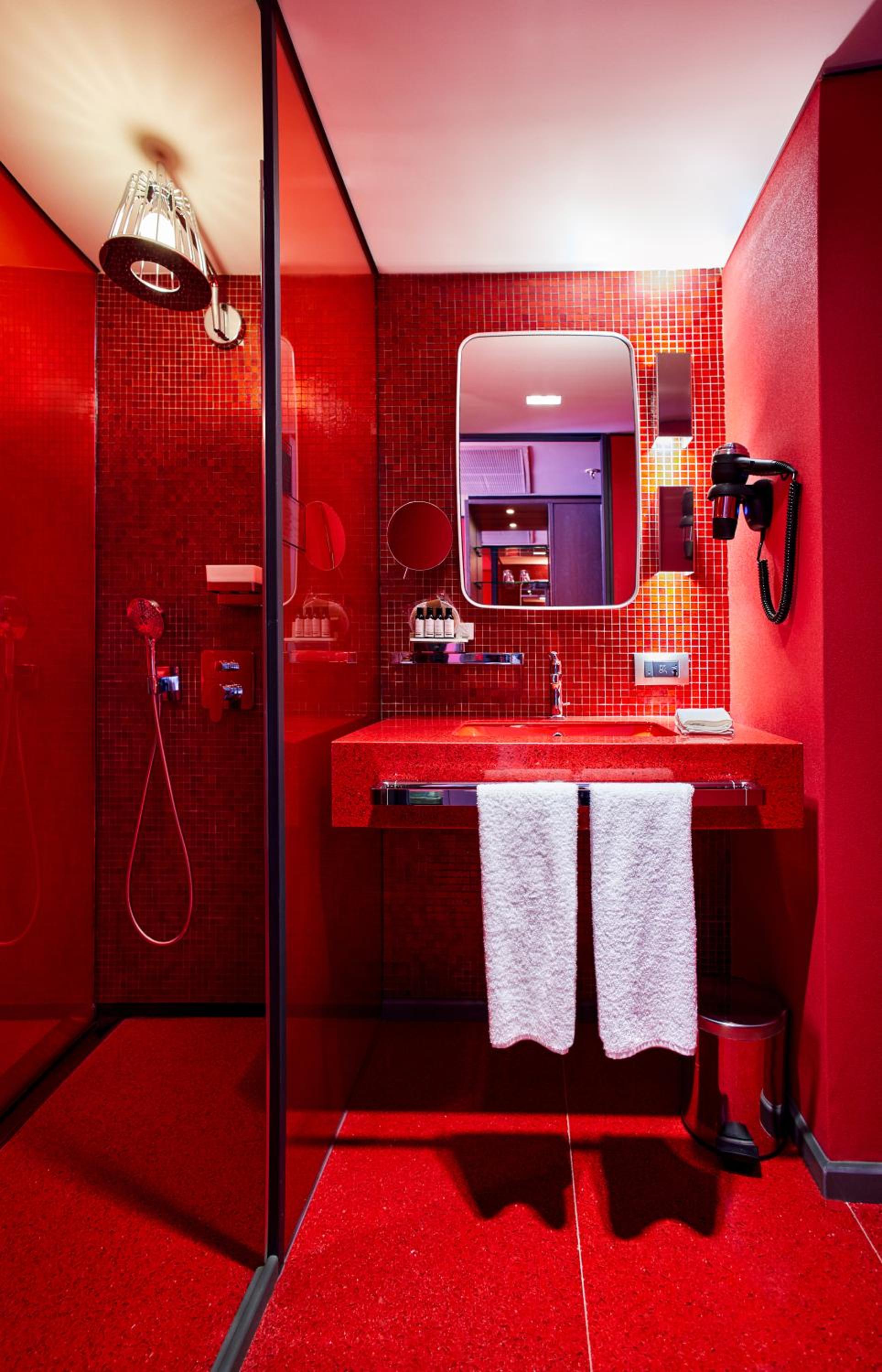 Double Room thumbnail 6